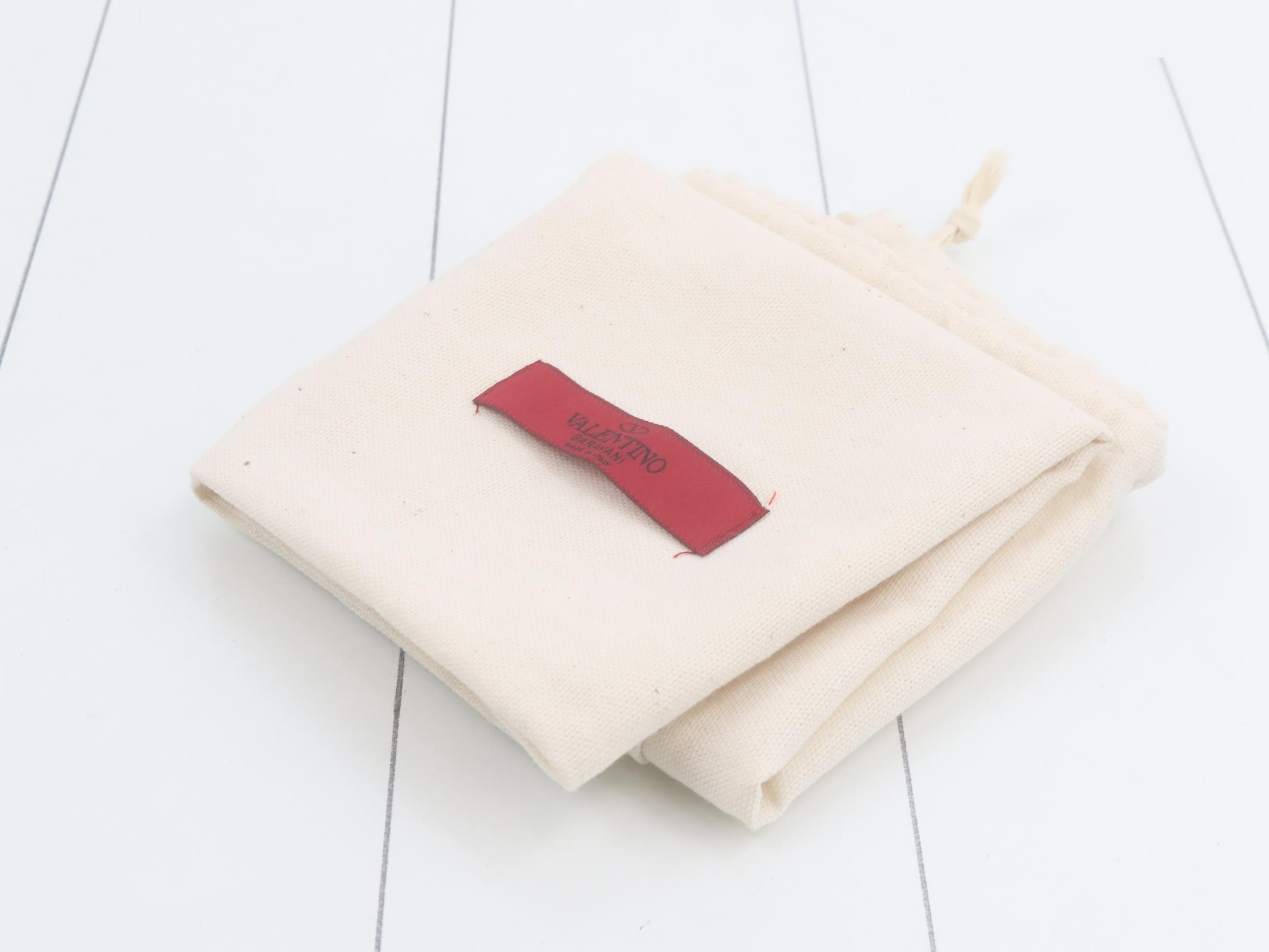 V logo Valentino Garavani shoulder bag — view 7