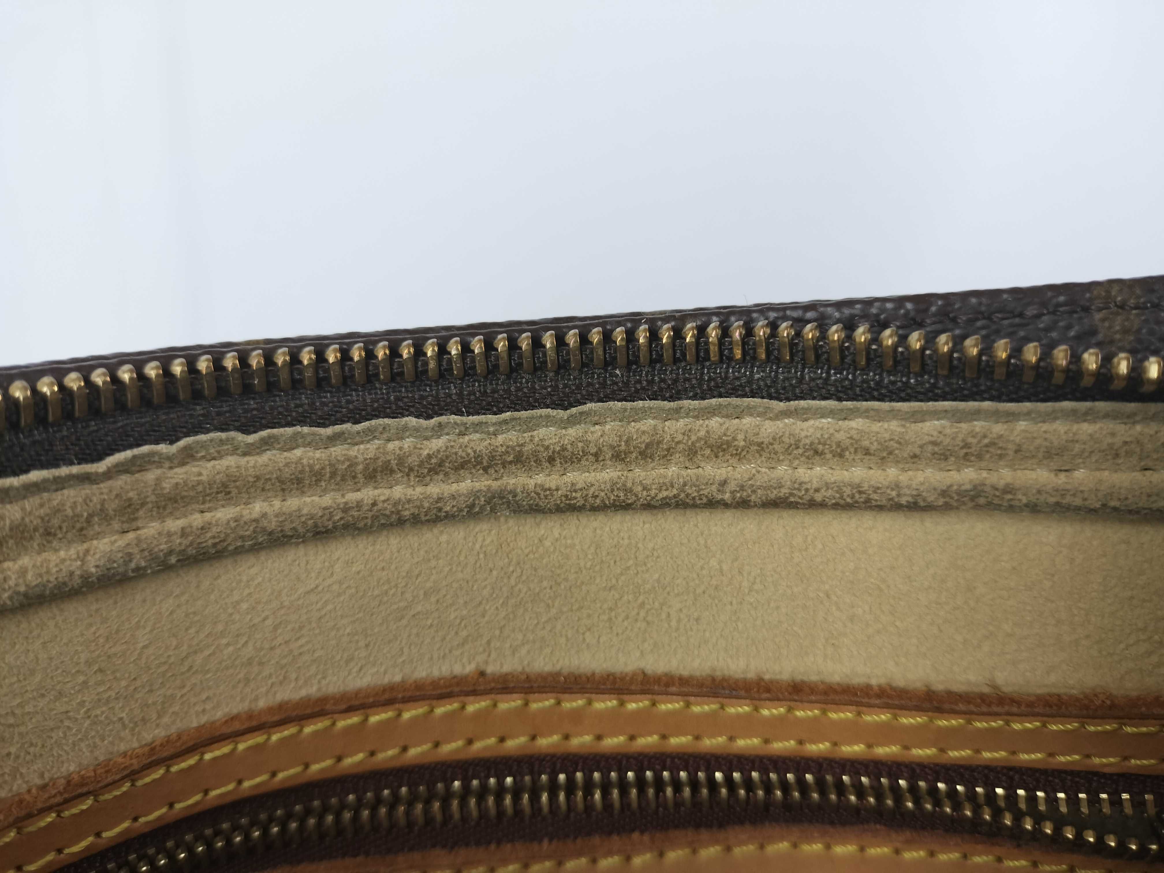Monogram M51146 Looping MM Shoulder Bag — view 9