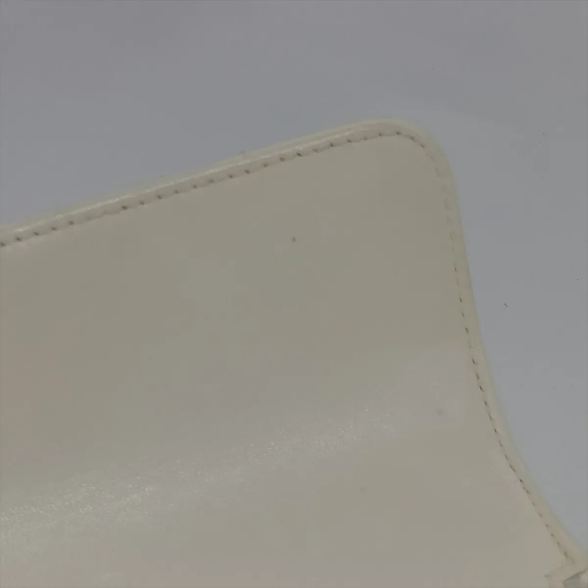 Chocolate Bar Leather Chain Shoulder Bag, Camellia Design, White with Gold Hardware, Item Number 8662979 (Serial Number 8) — view 12