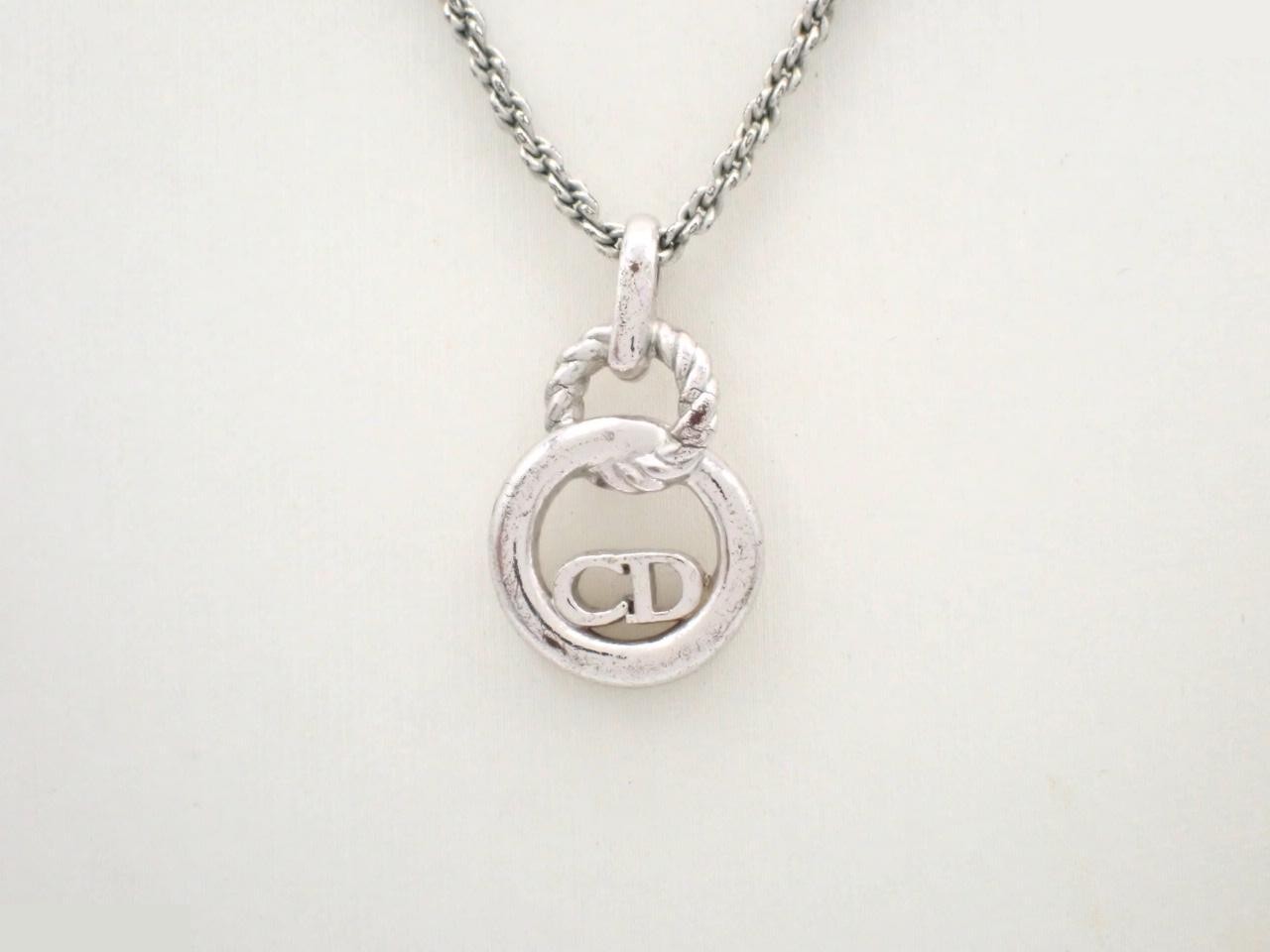 Other lines: Precious metals, necklaces, pendants