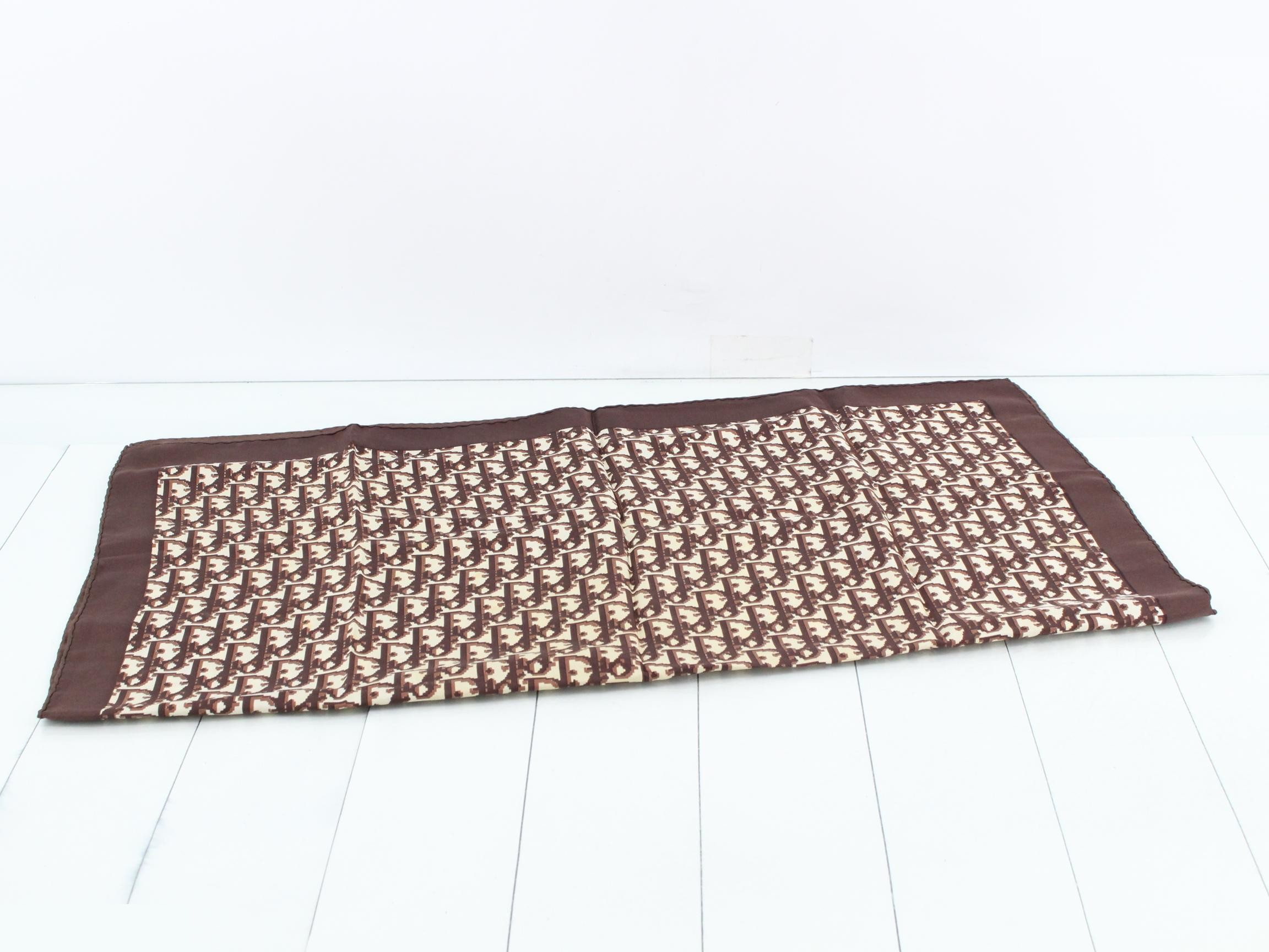 Trotter pattern scarf — view 3