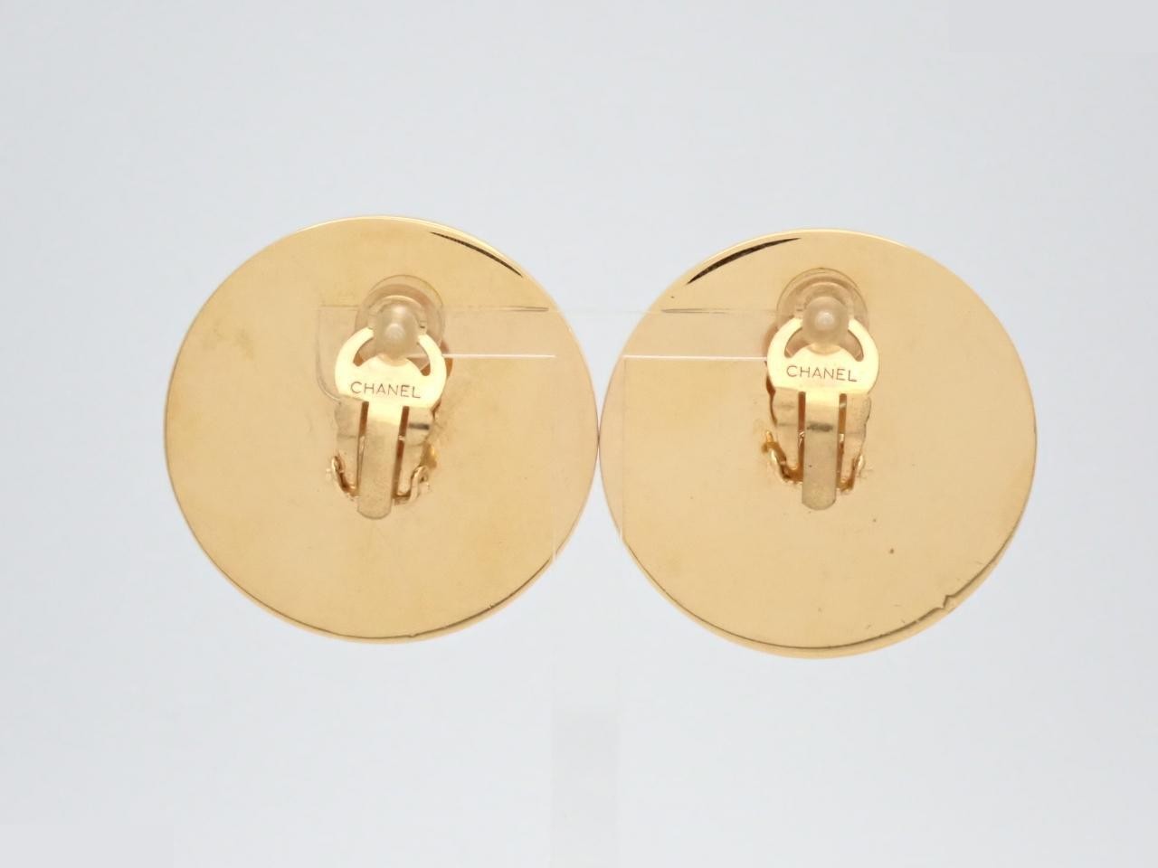 Vintage Classic (Precious Metal) Earrings — view 2