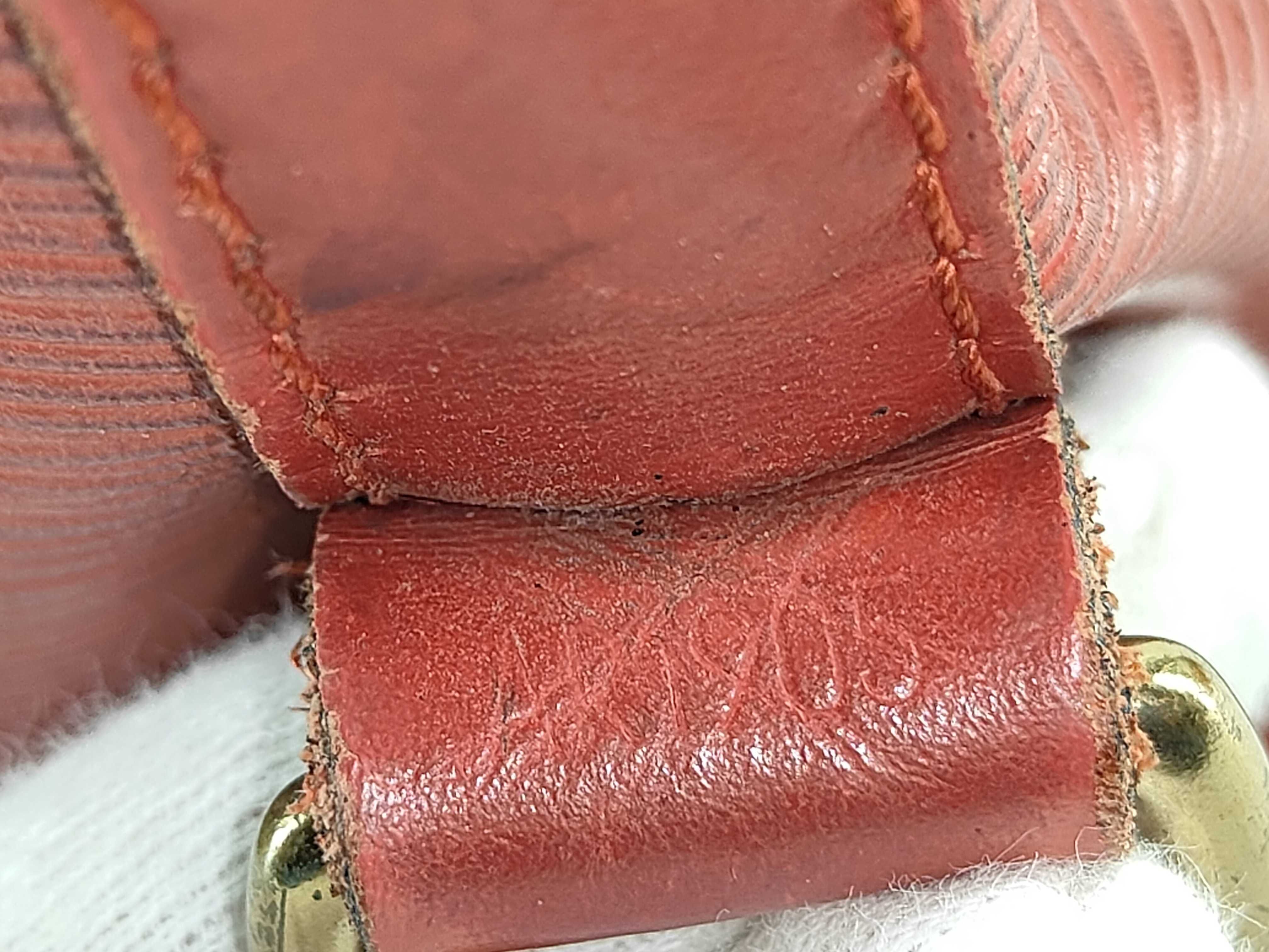 Epi Louis Vuitton Epi Petit Noé Red Shoulder Bag — view 15