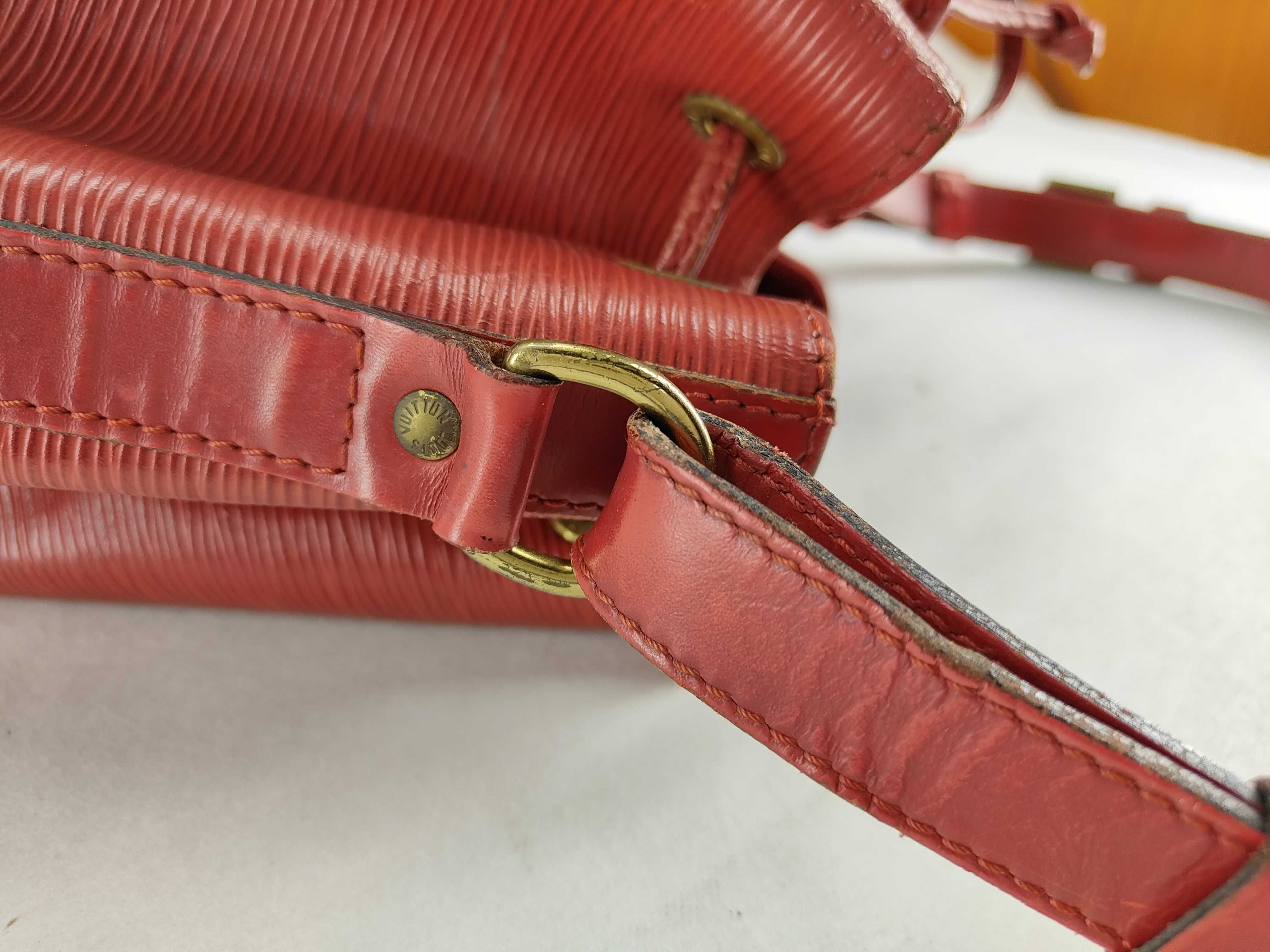 Epi Louis Vuitton Epi Petit Noé Red Shoulder Bag — view 5