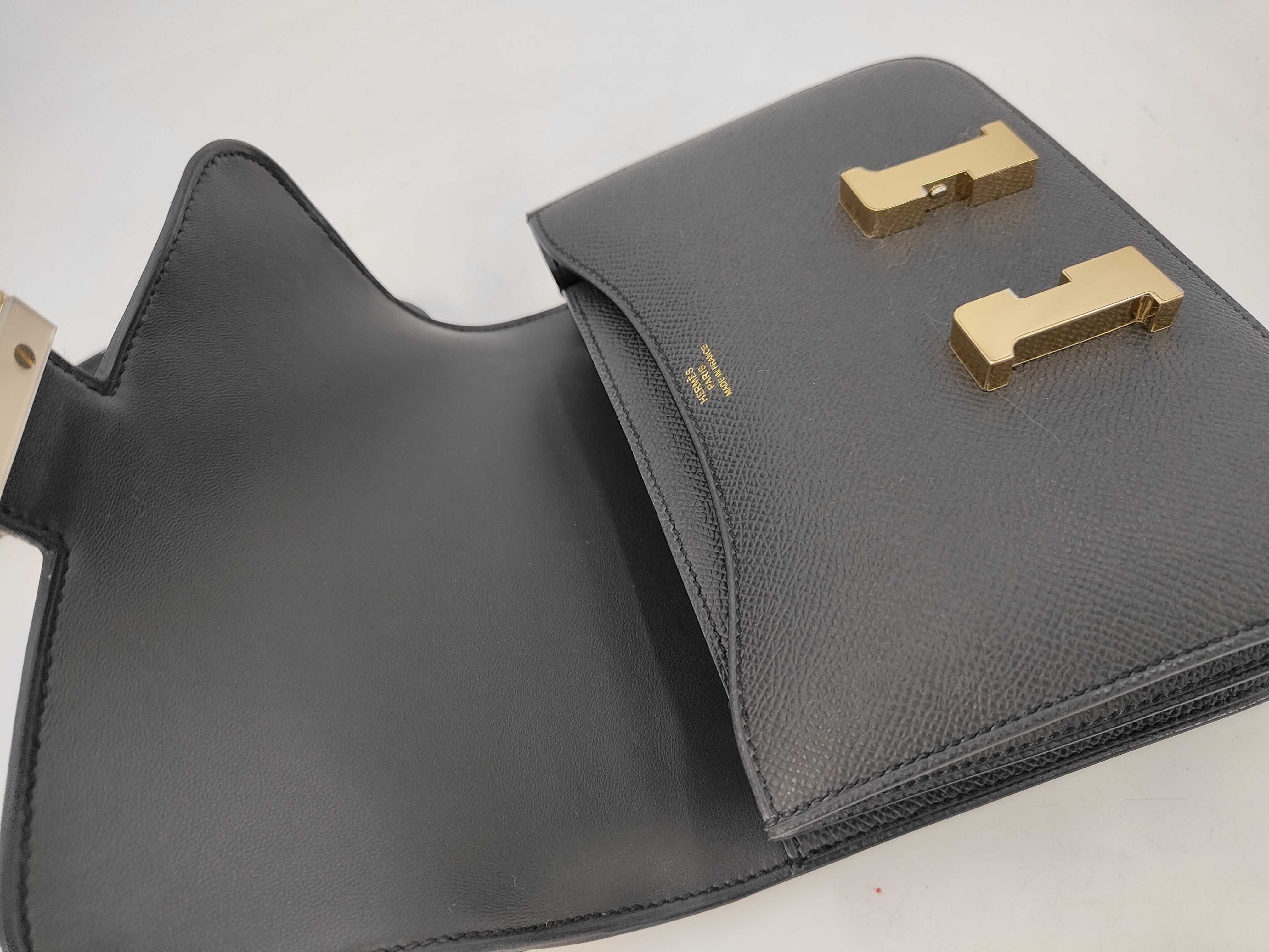 Constance Mini G stamp Epsom leather Blanc gold hardware shoulder bag — view 9