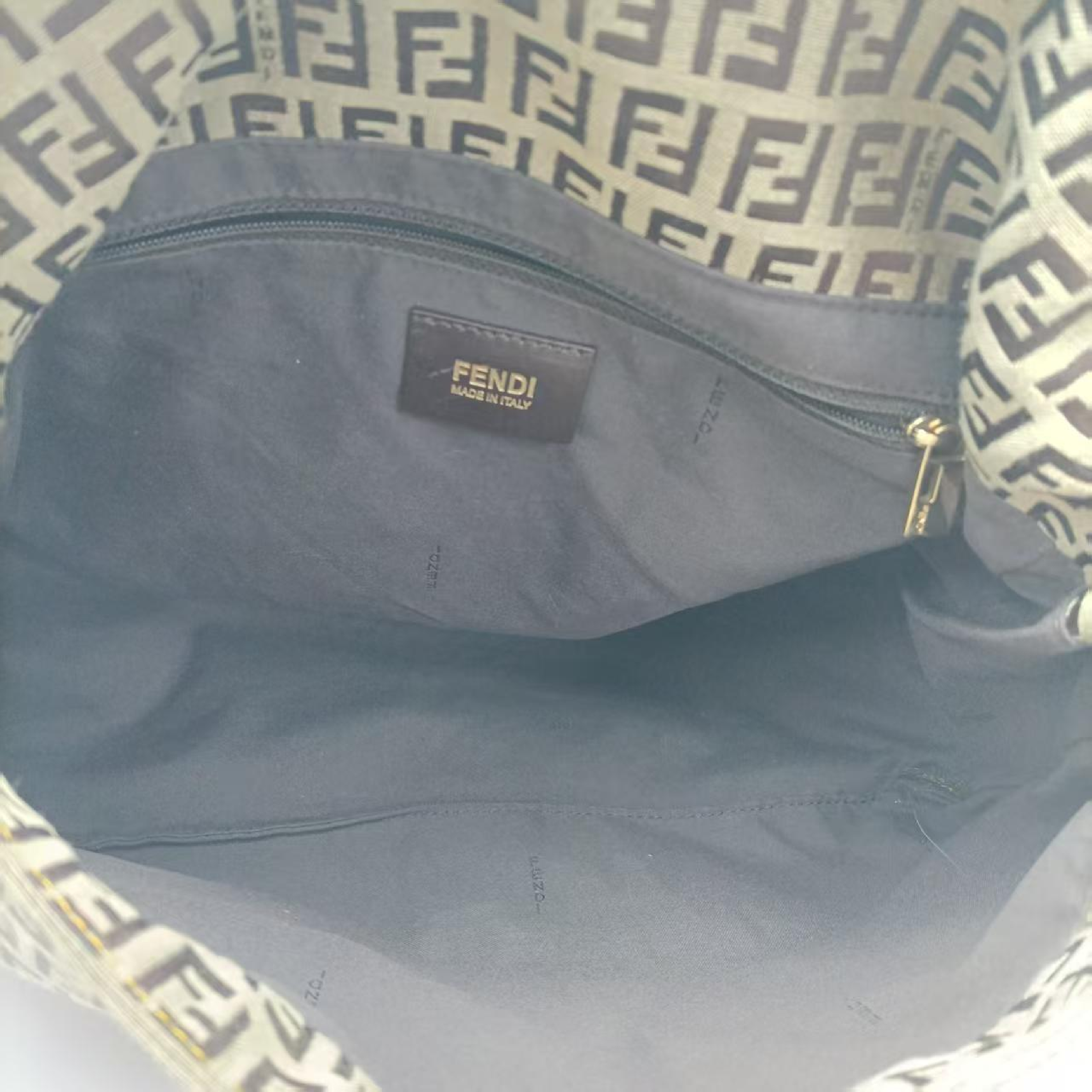 Baguette Canvas Shoulder Bag — view 10