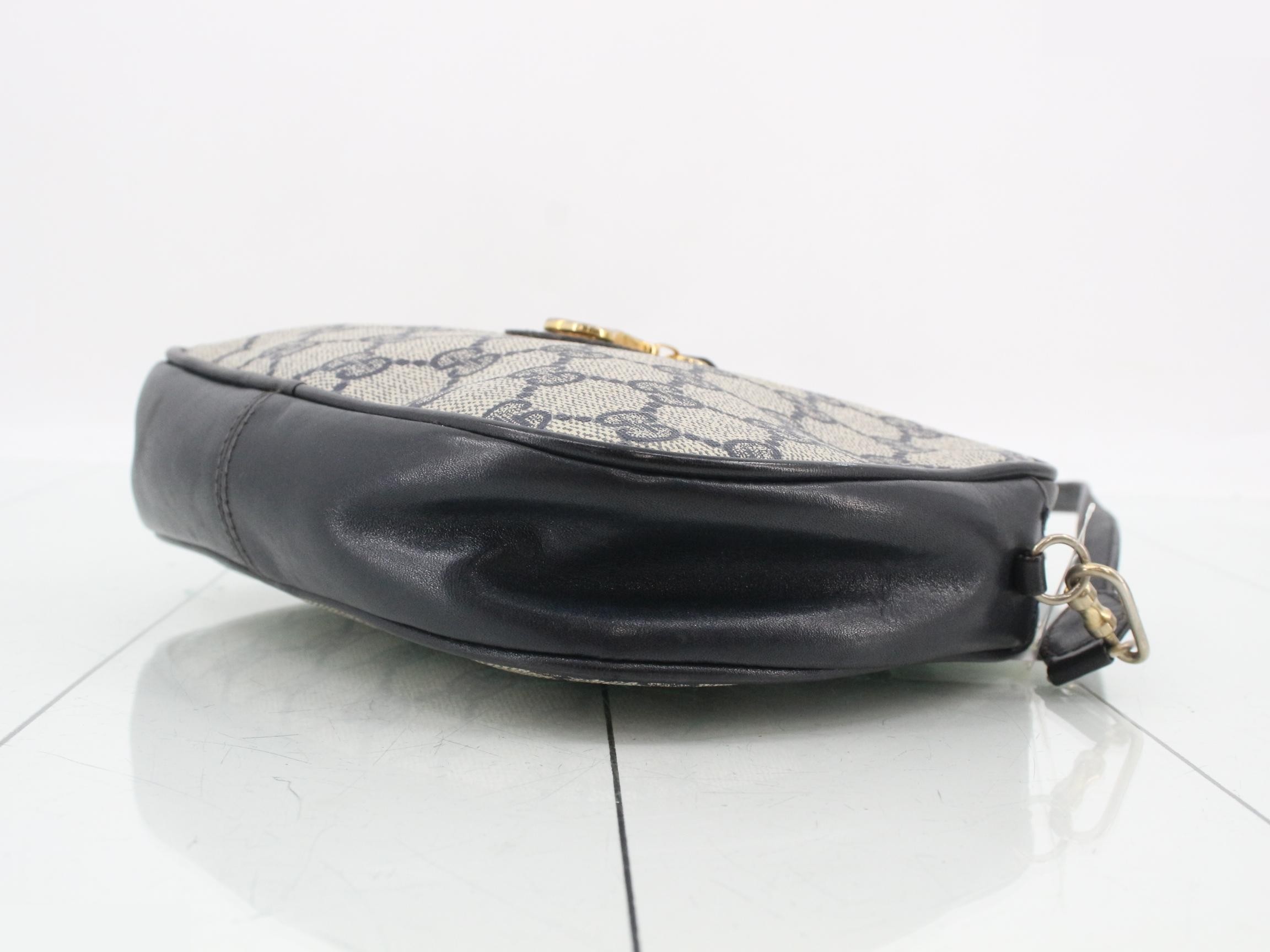 GG Supreme Shoulder Bag — view 6