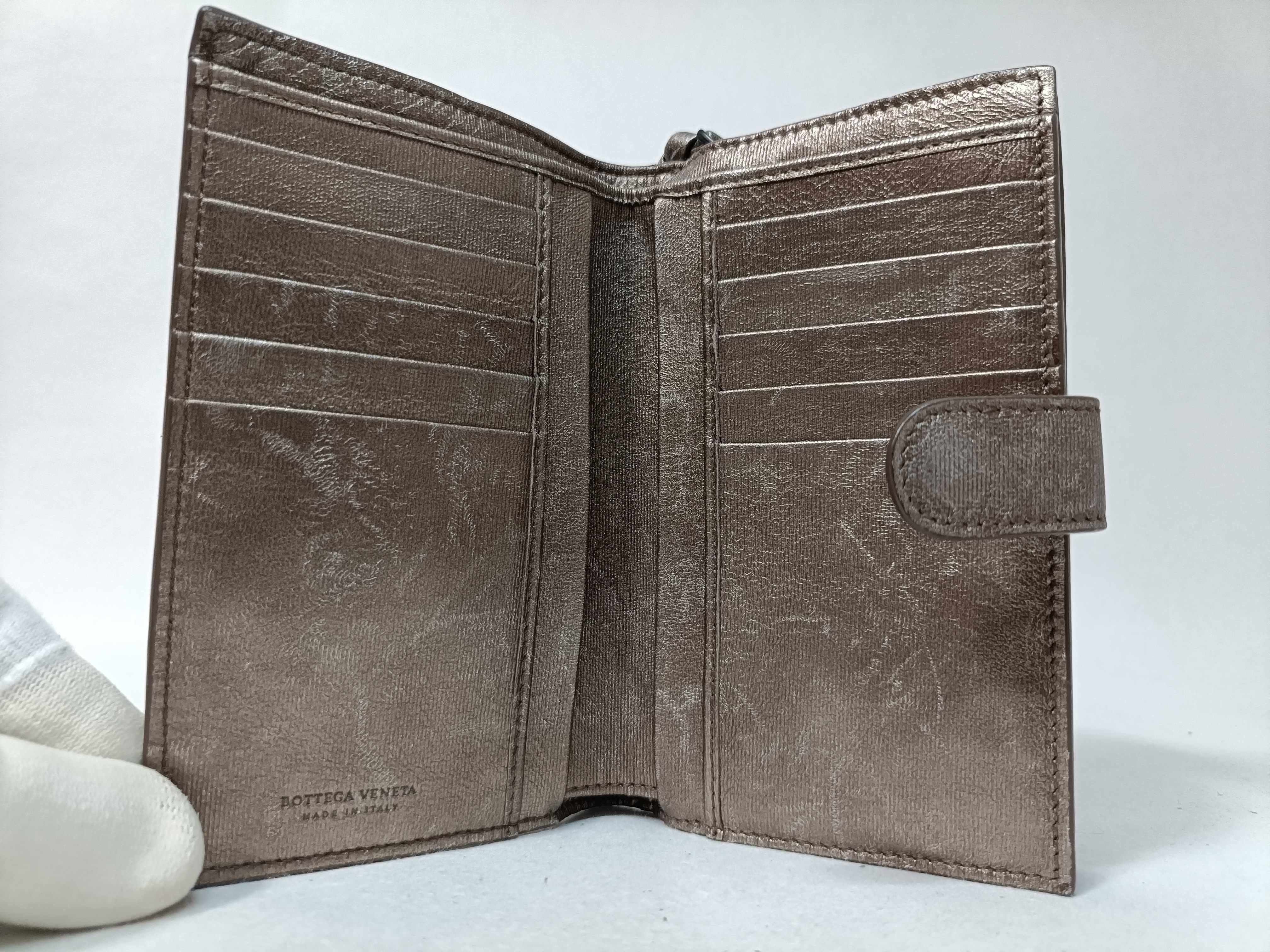Intrecciato Bi-fold Round Zip Wallet Metallic Wallet — view 12