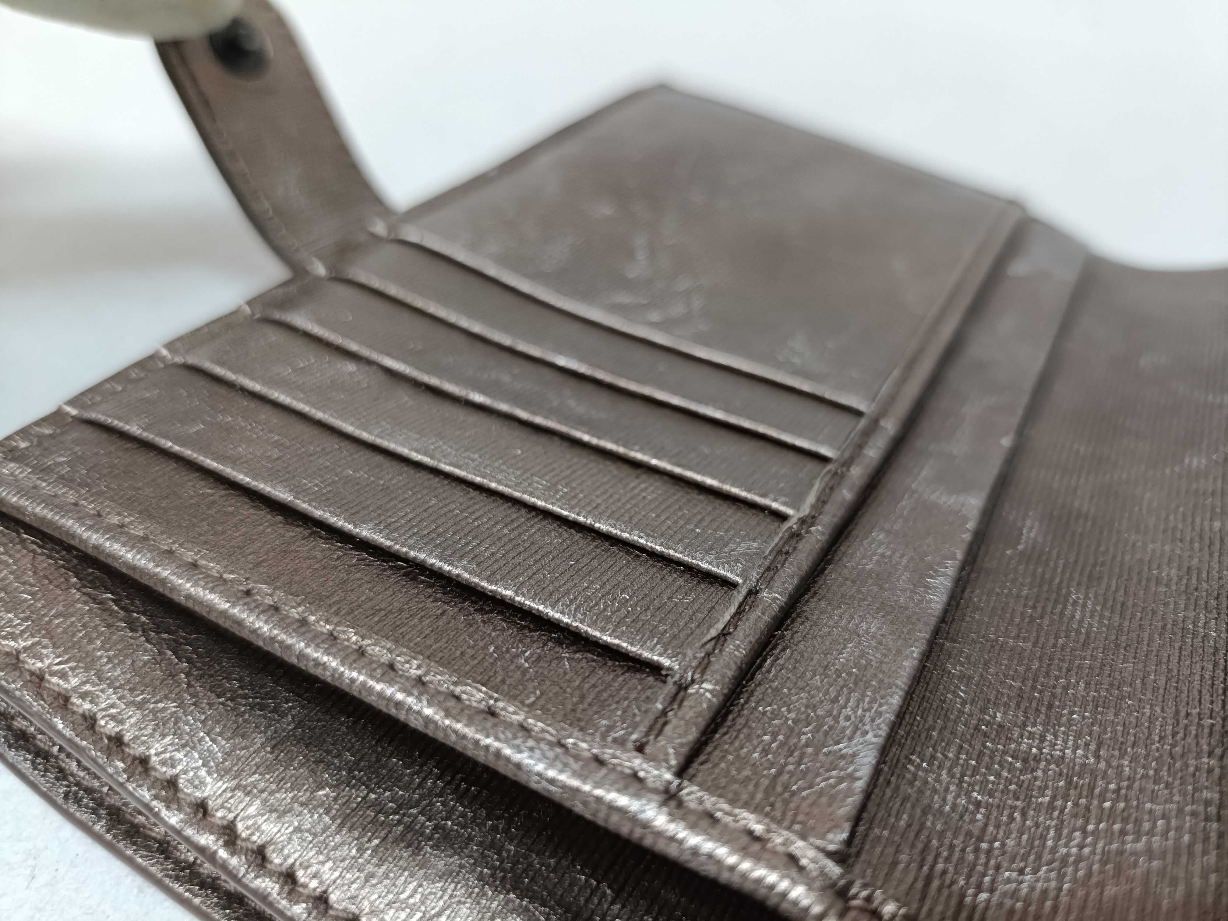 Intrecciato Bi-fold Round Zip Wallet Metallic Wallet — view 15