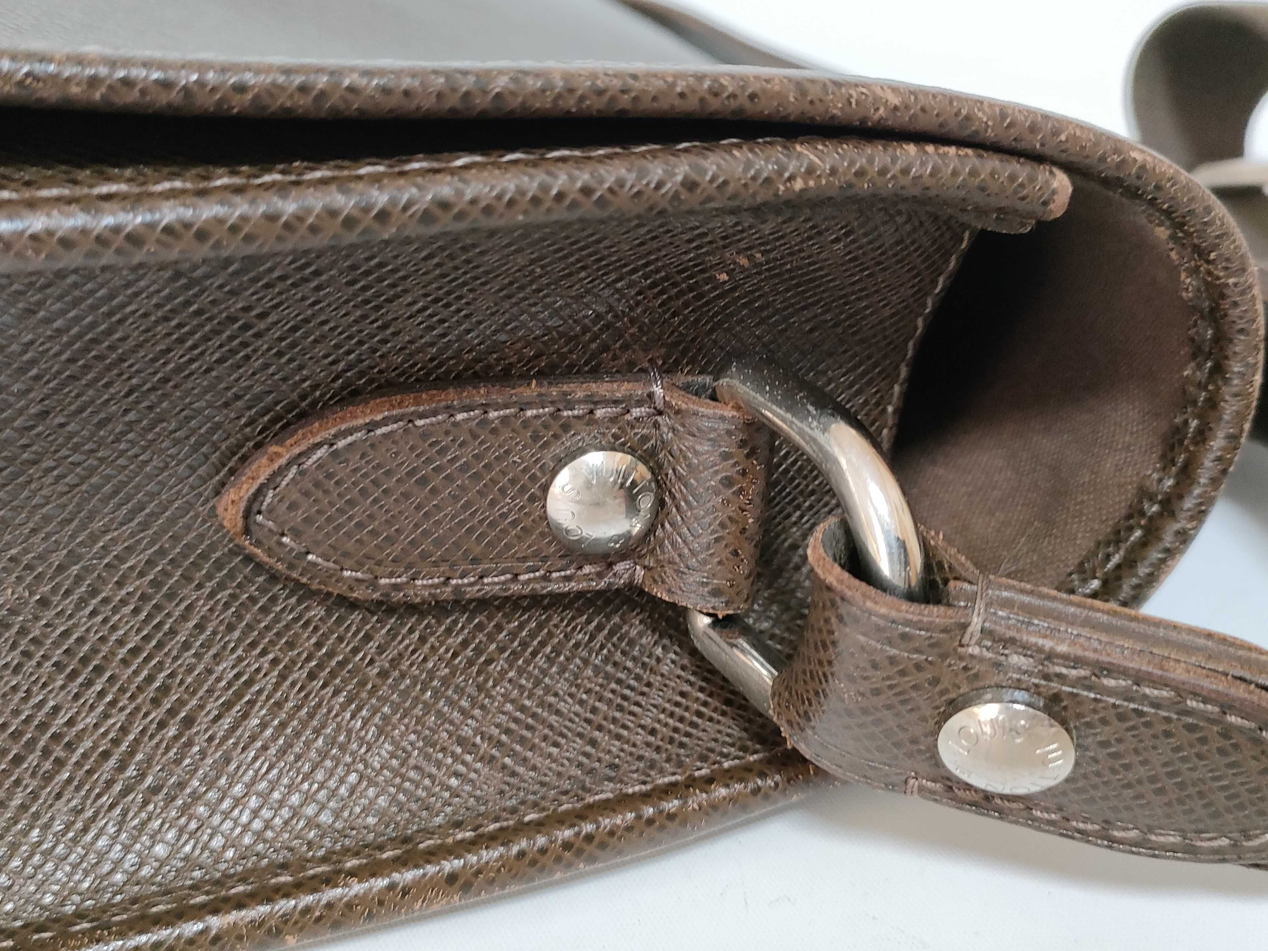 Taiga Leather Shoulder Bag, Andrey Grizzly, Dark Brown. — view 5