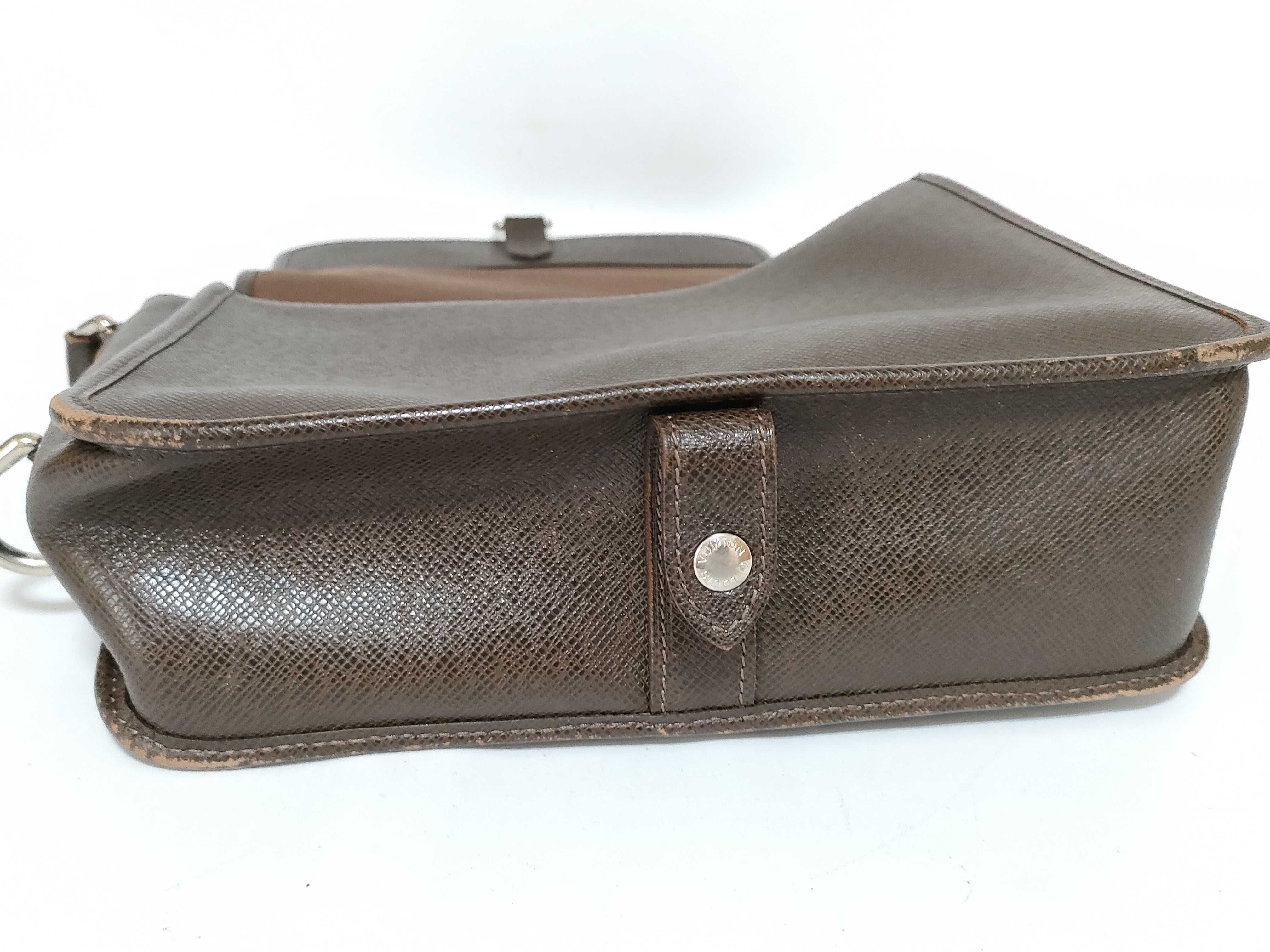 Taiga Leather Shoulder Bag, Andrey Grizzly, Dark Brown. — view 7