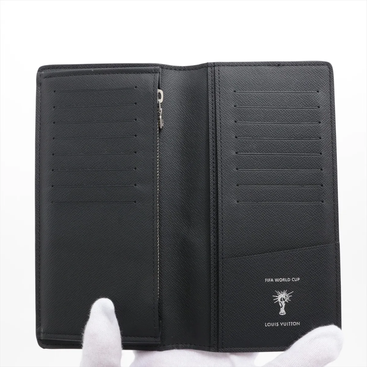 Epi Portefeuille Brazza M63294 TA1178 Black x White Long Wallet — view 3