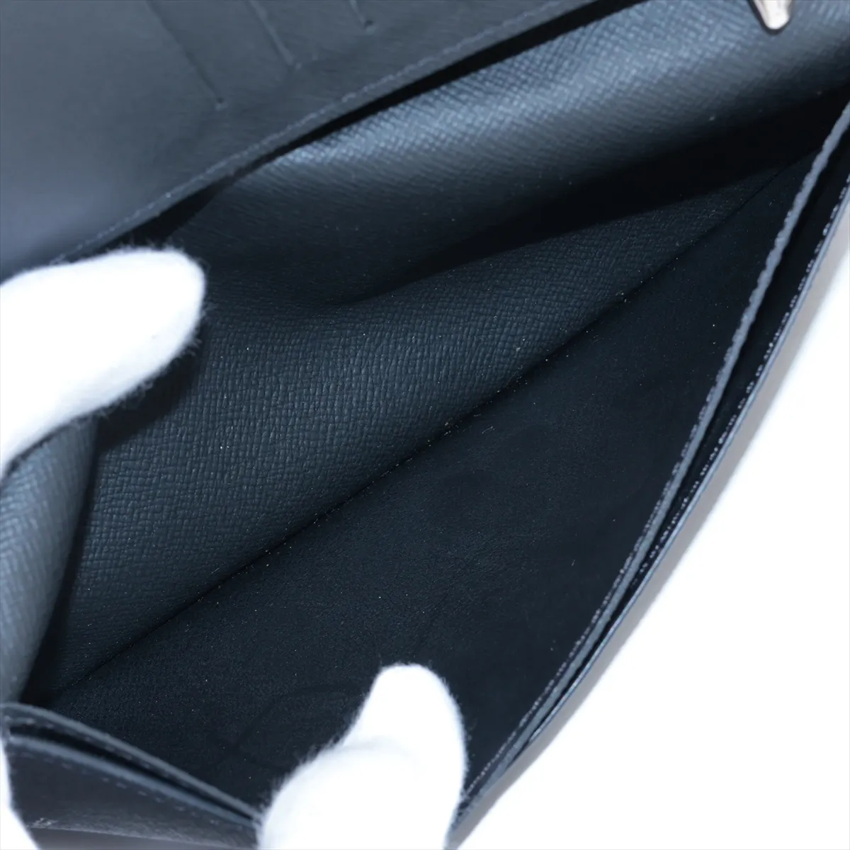 Epi Portefeuille Brazza M63294 TA1178 Black x White Long Wallet — view 5