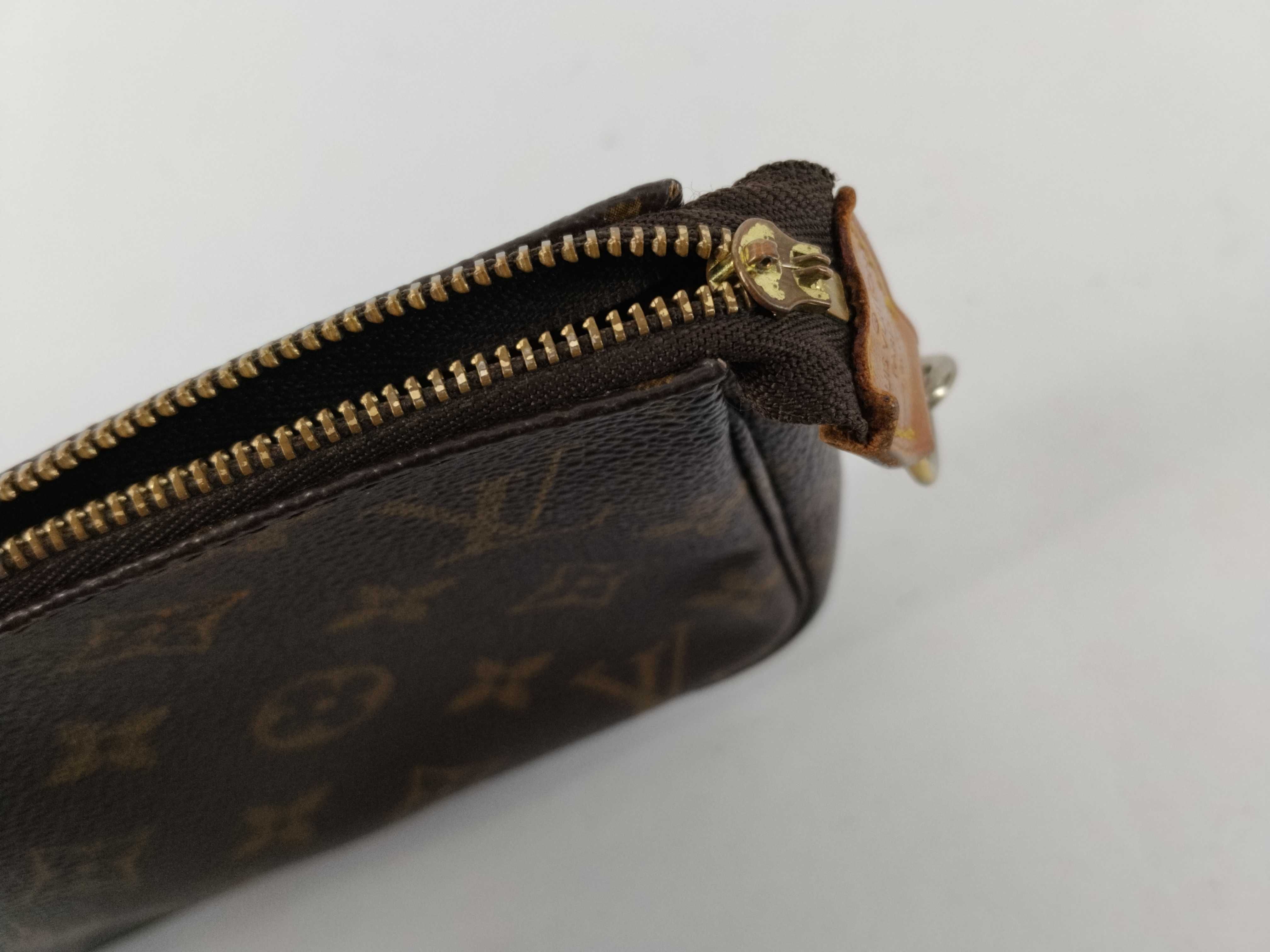 Monogram Louis Vuitton Pochette Accessoires M51980 Monogram AR0061 Pouch — view 9