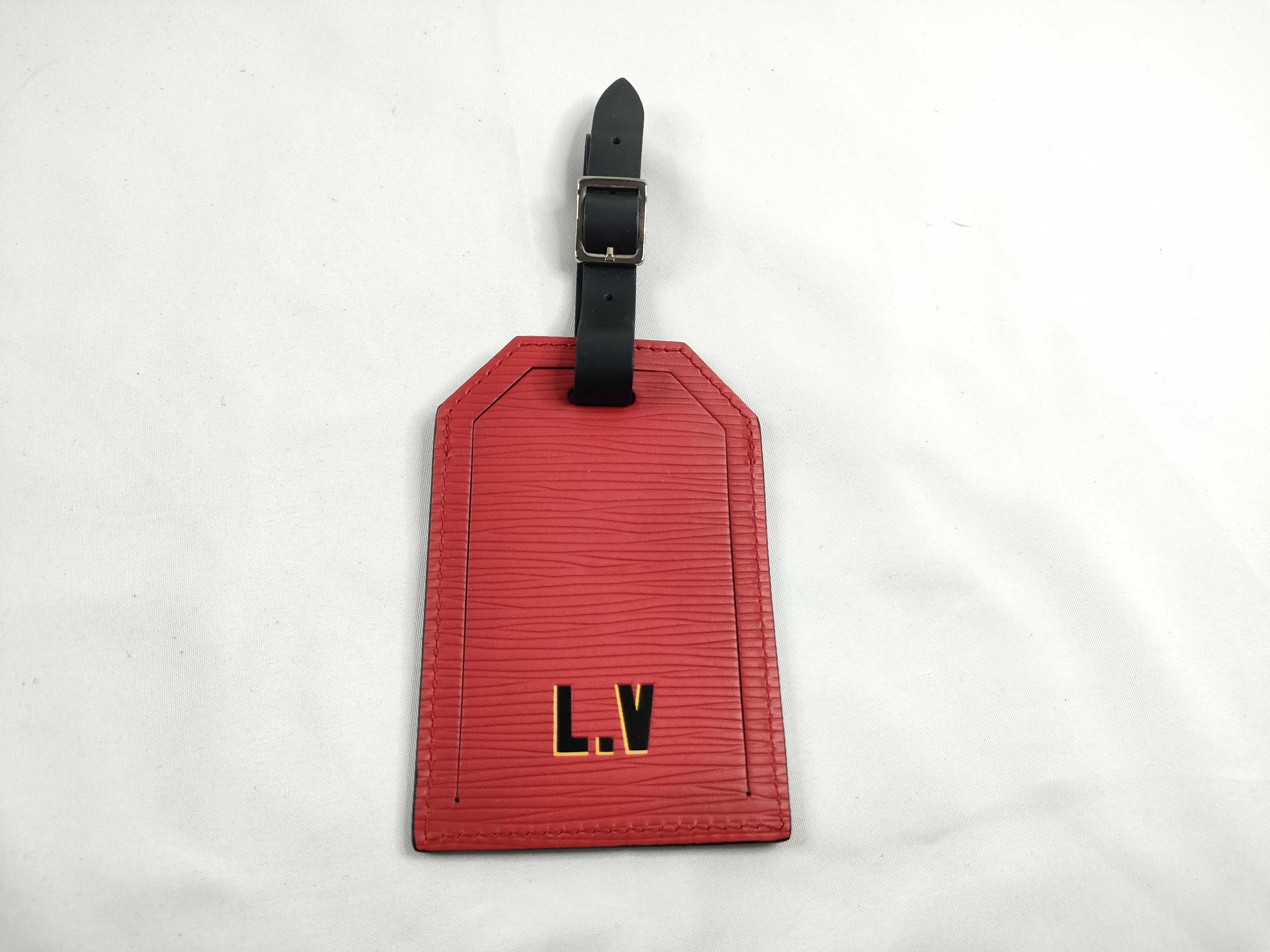 Name Tag (Red), Dust Bag, and Other Accessories