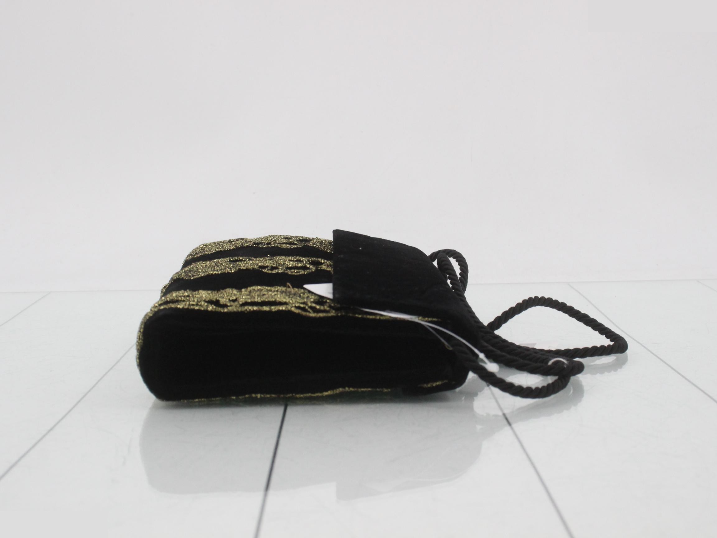 Flower Embroidery Vintage Shoulder Bag — view 3