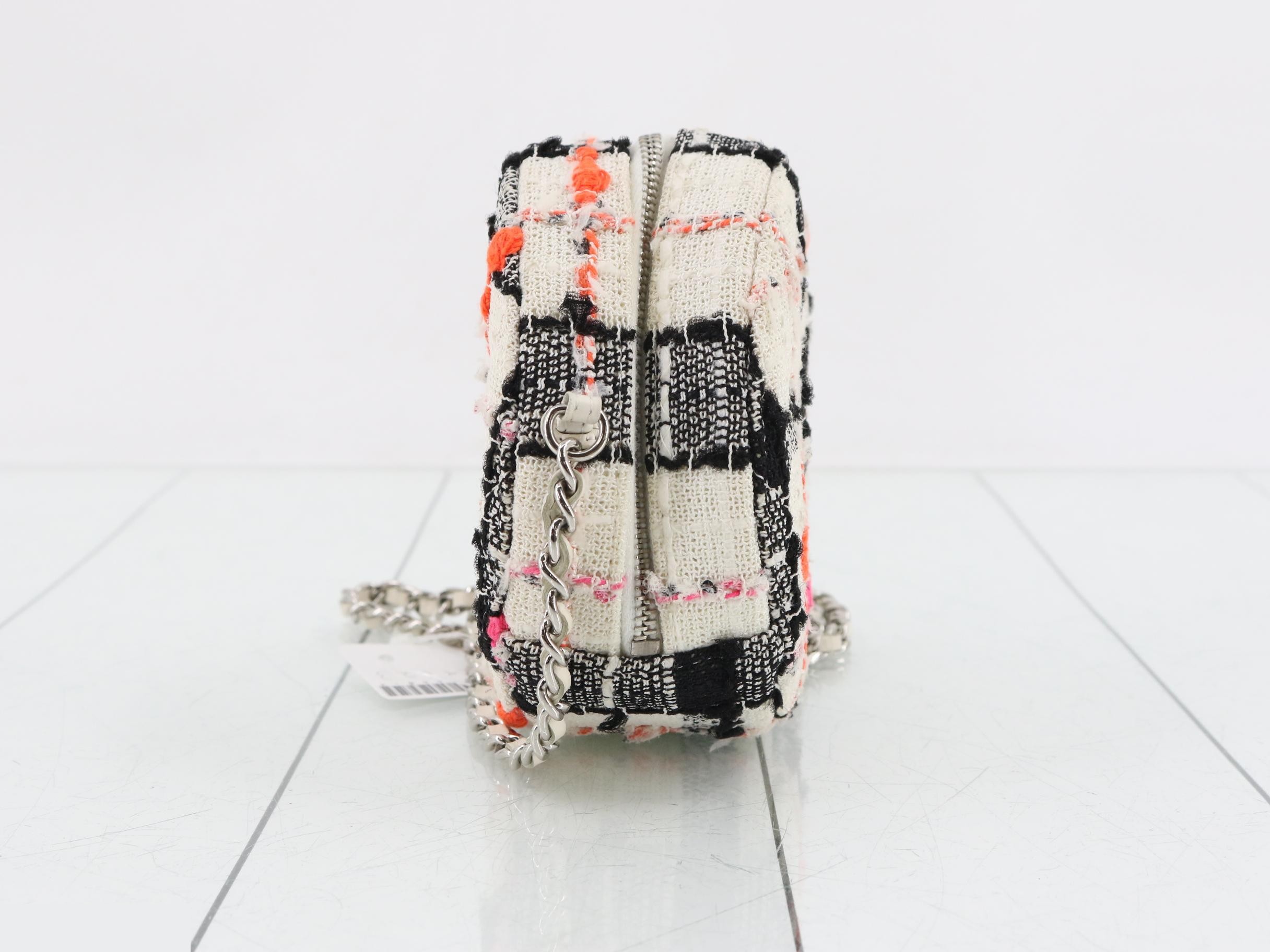 Matelassé Tweed Chain Shoulder Bag (Round) — view 3