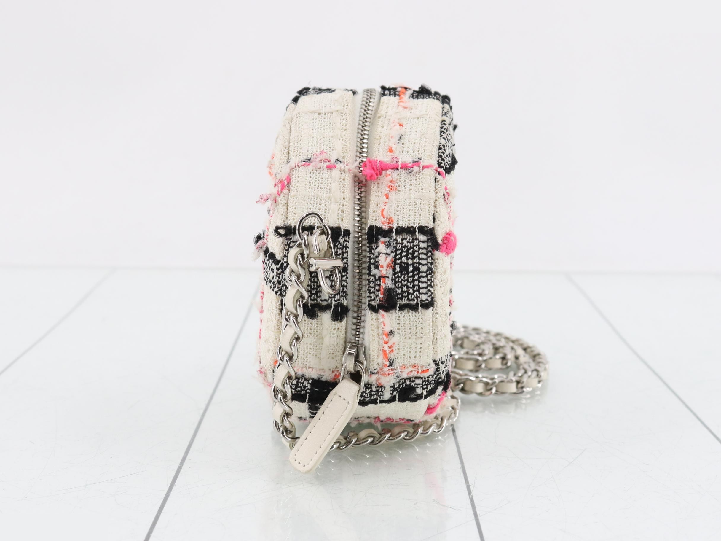 Matelassé Tweed Chain Shoulder Bag (Round) — view 4