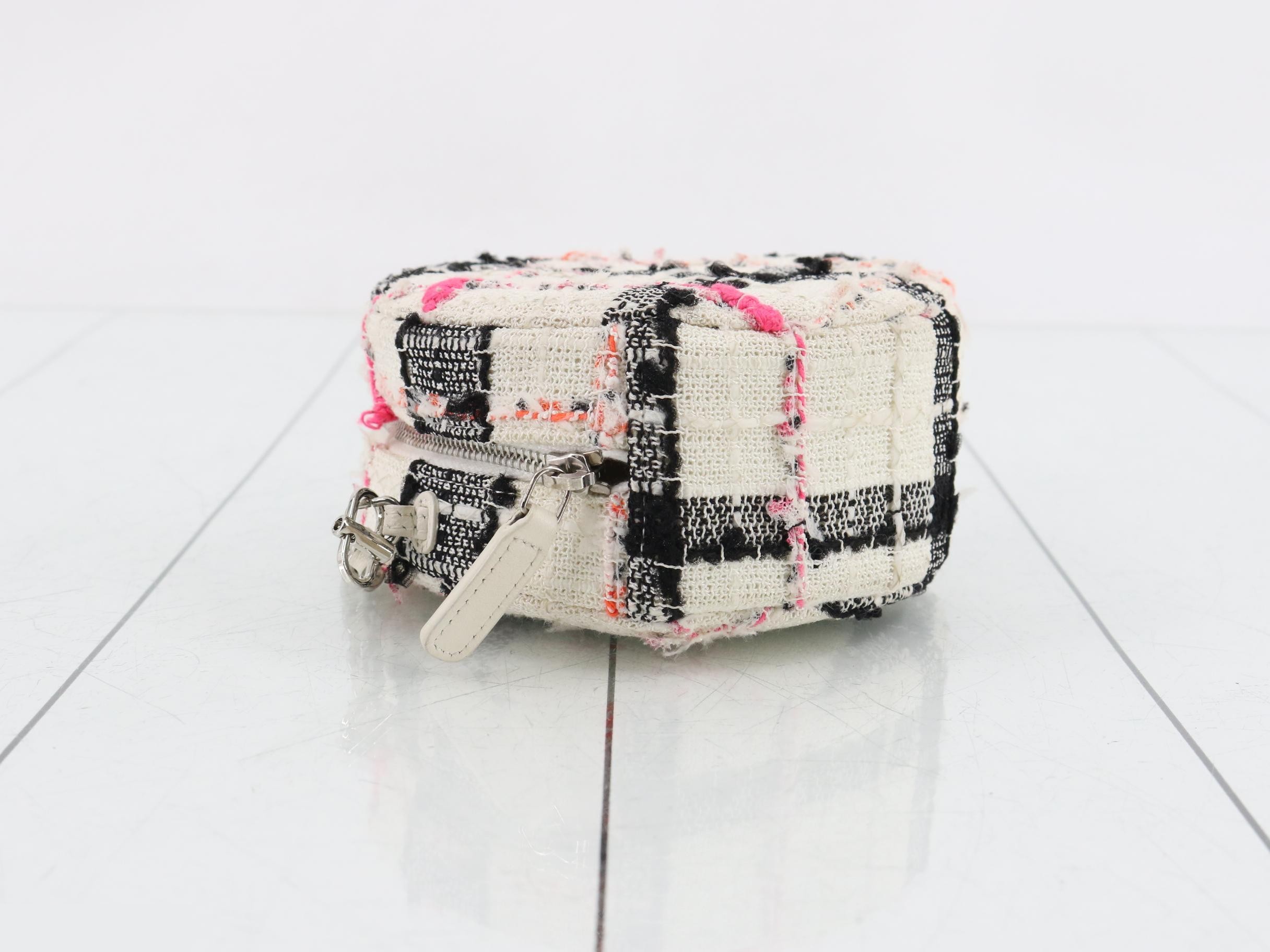 Matelassé Tweed Chain Shoulder Bag (Round) — view 5