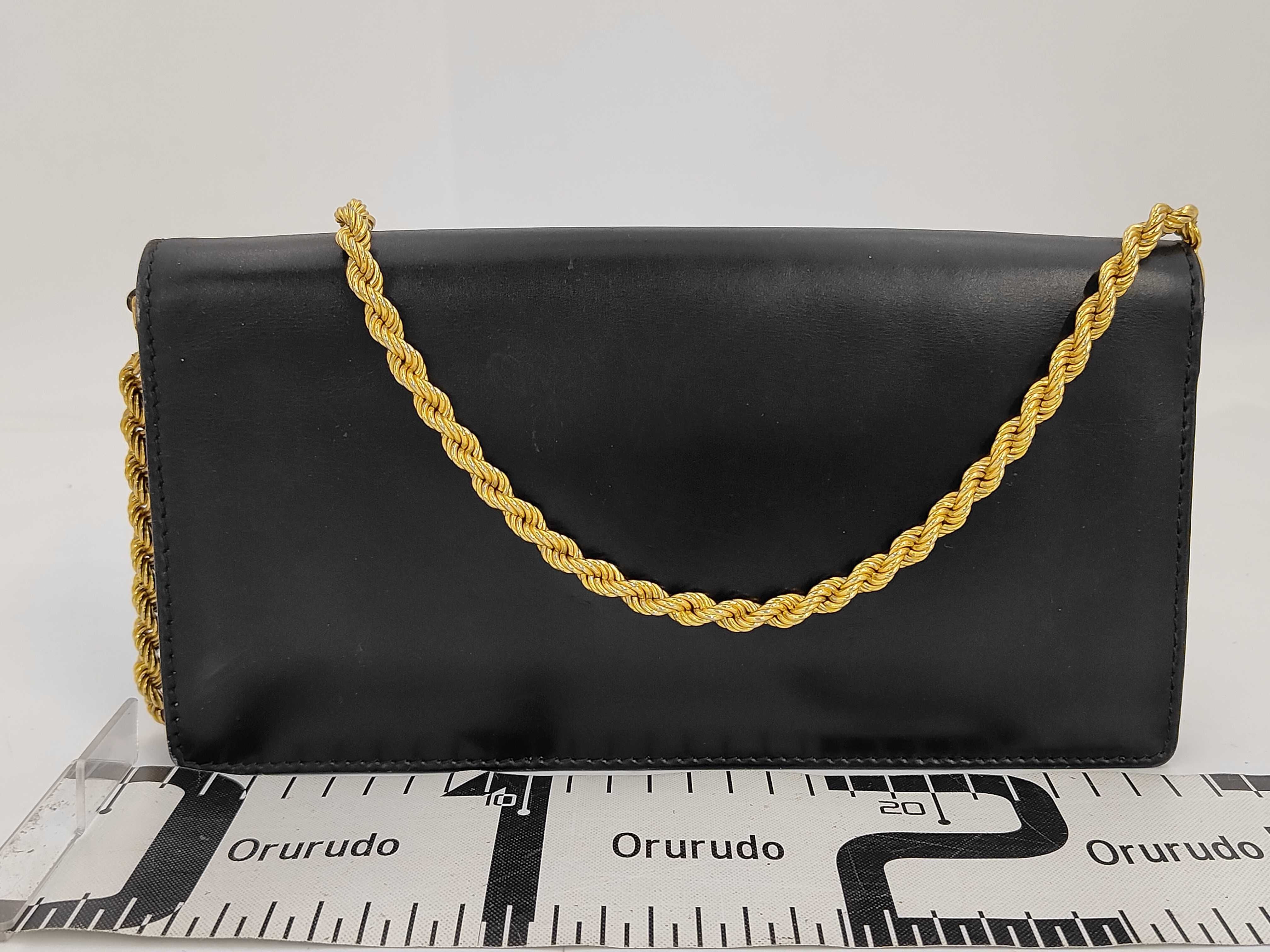 Vintage Gucci GG Logo Shoulder Bag — view 2