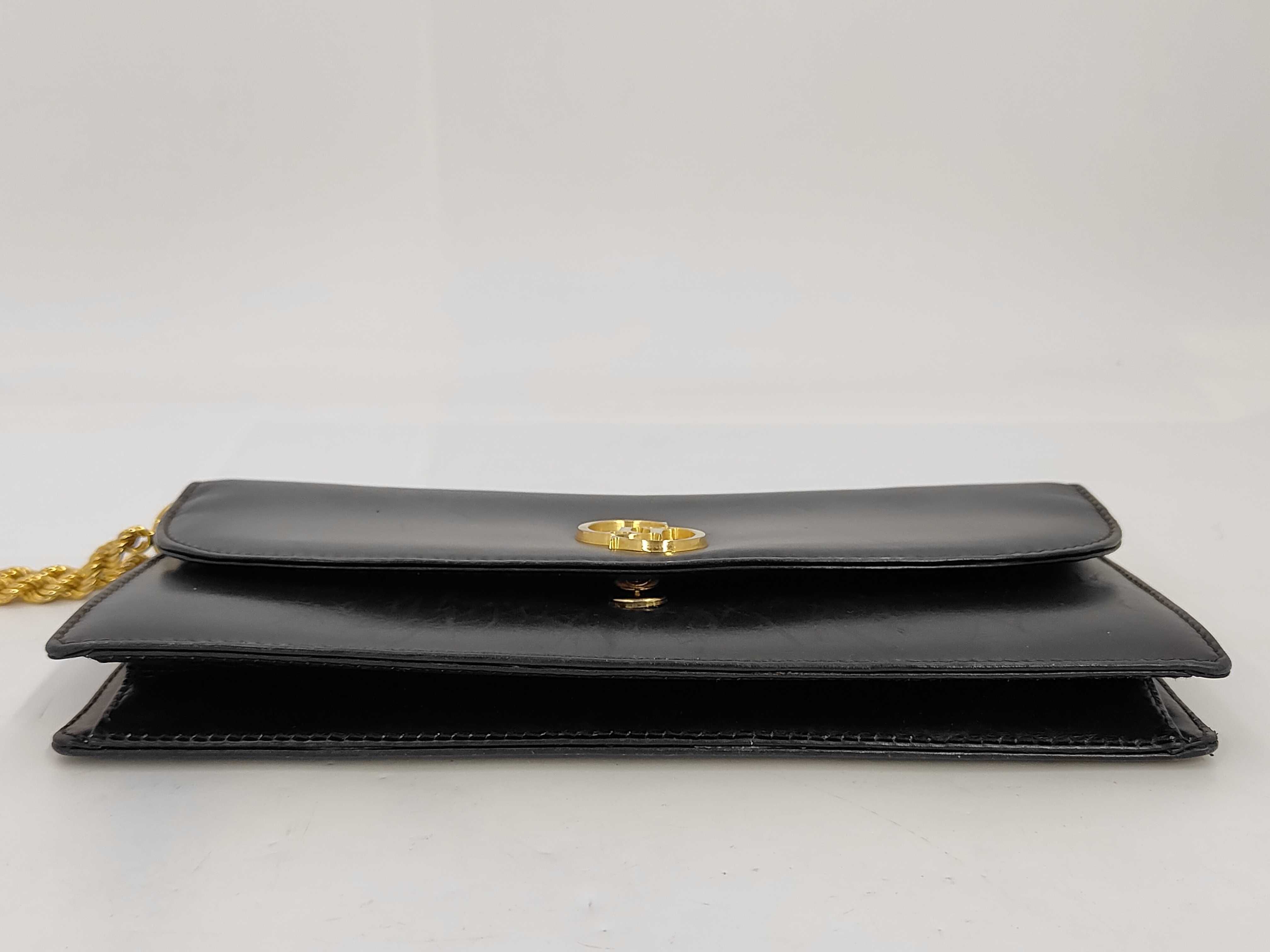 Vintage Gucci GG Logo Shoulder Bag — view 4