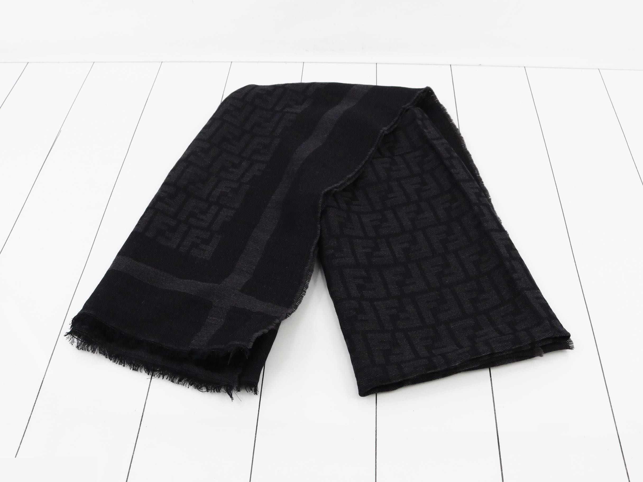 ZUCCA stole, wool x viscose, black — view 3