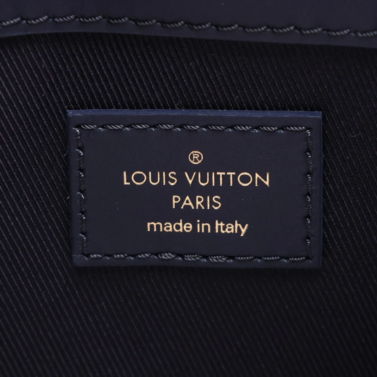 Monogram Bleach Sac Plat 24H M46812 Navy (RFID detected) — view 12