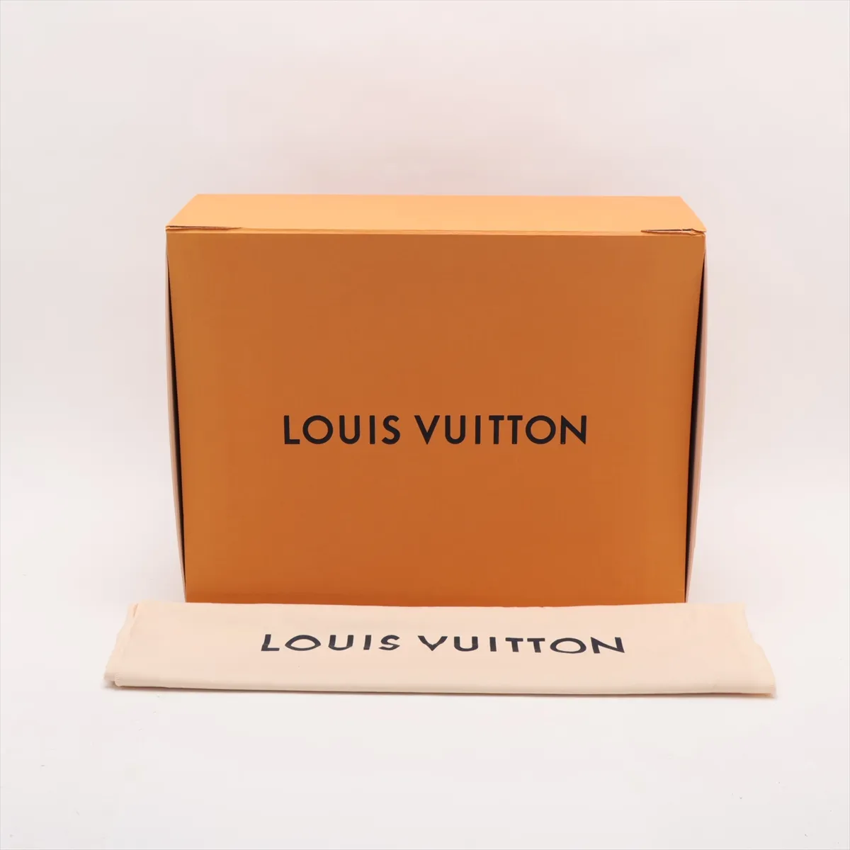 Monogram Bleach Sac Plat 24H M46812 Navy (RFID detected) — view 13