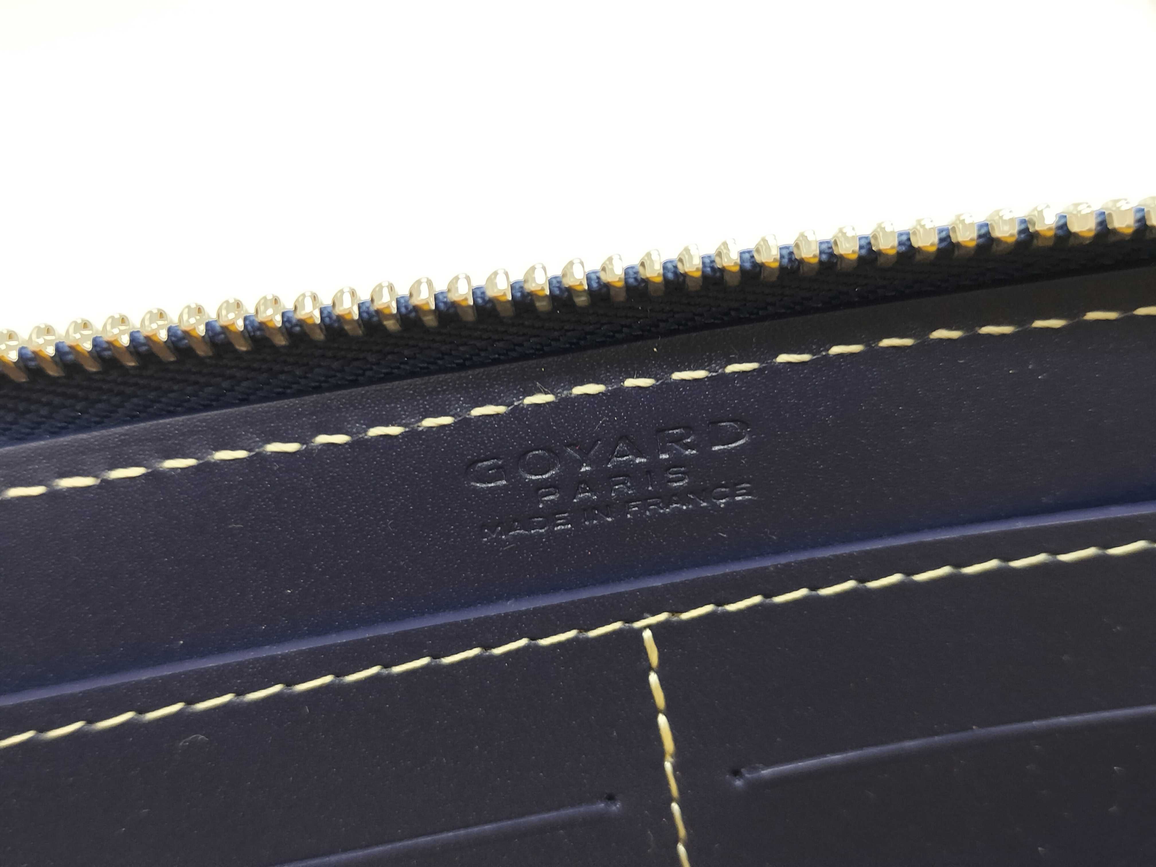 Round Zip Long Wallet with Box and Dust Bag — view 11