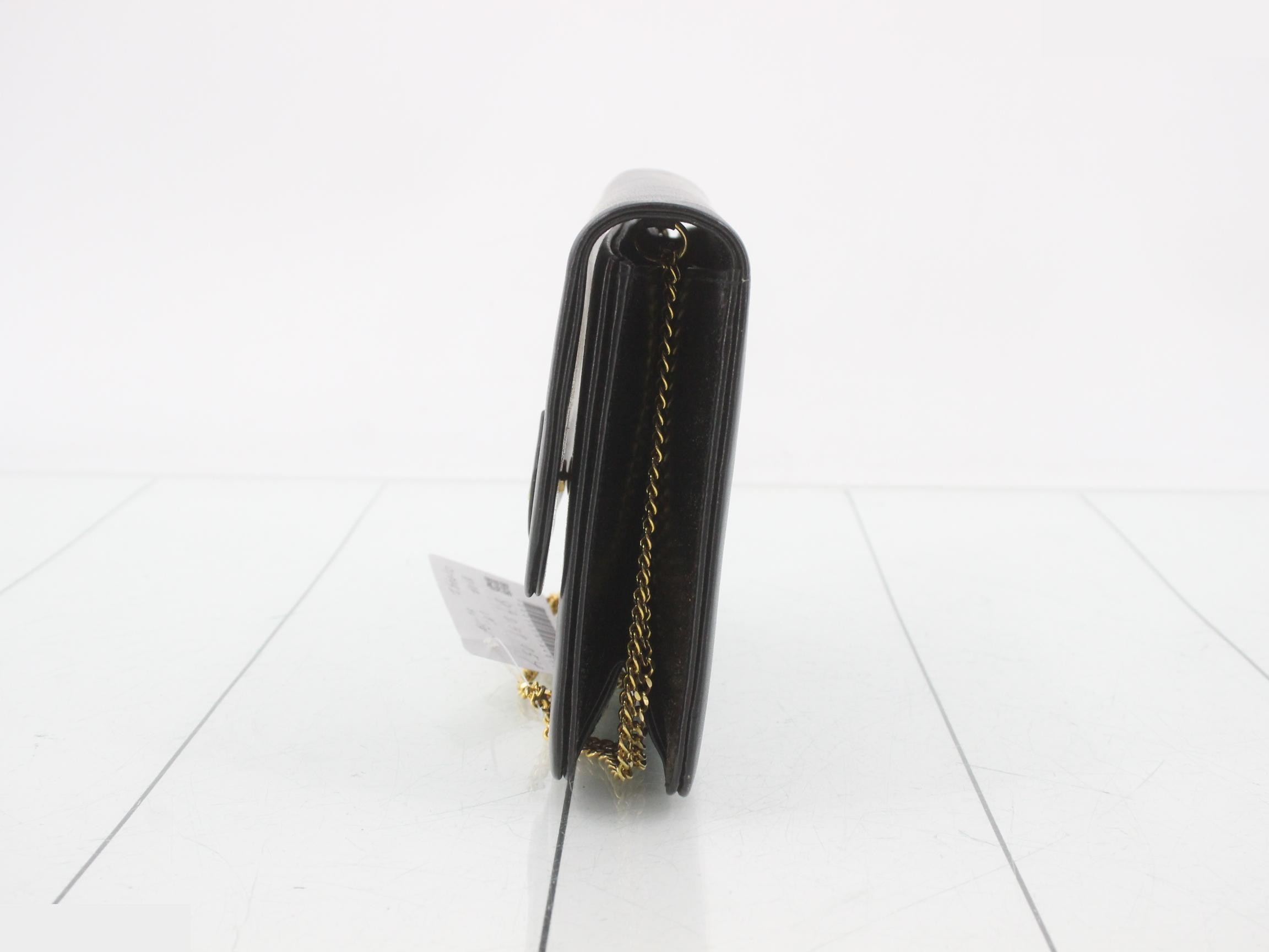 Leather chain shoulder bag with dust bag. — view 3