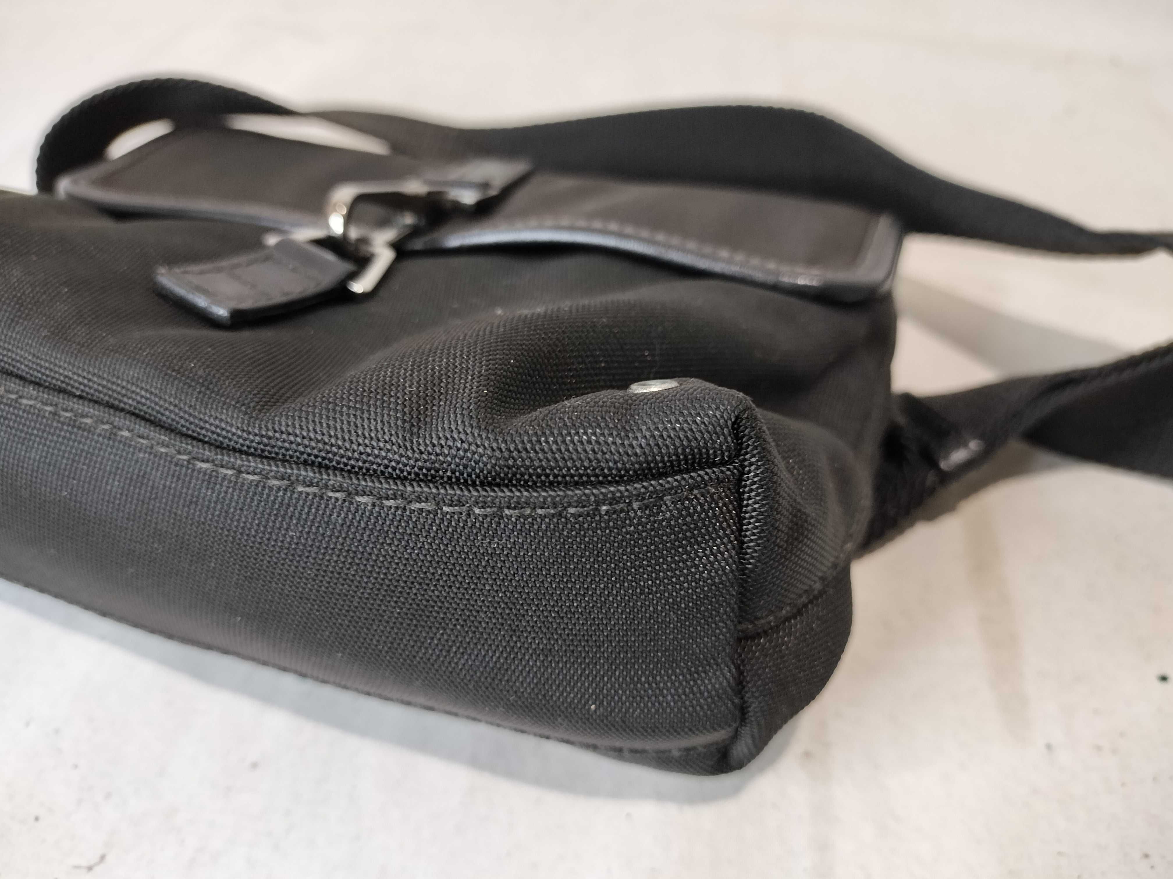 GG Canvas Body Bag, Black Waist Bag — view 6