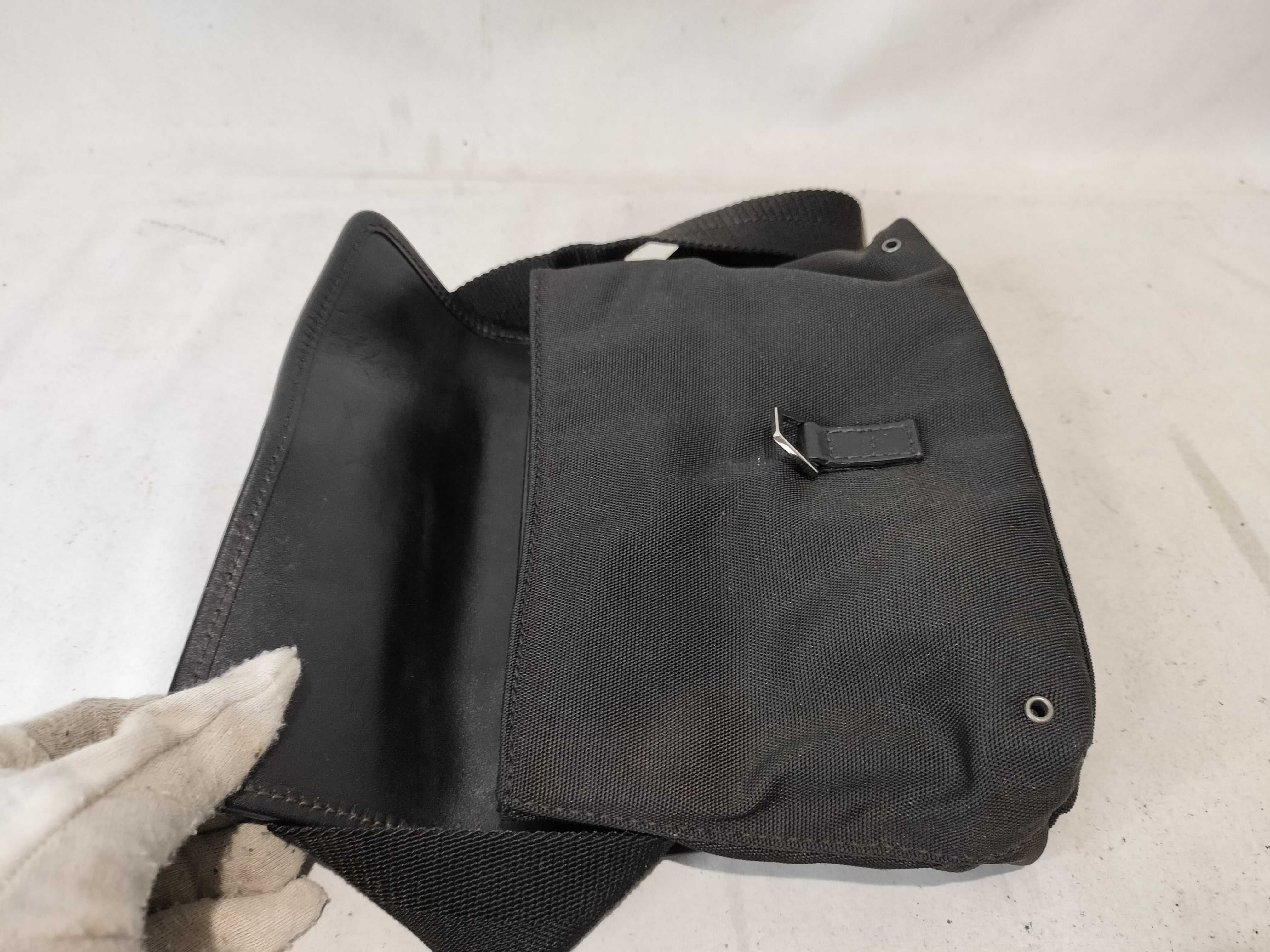 GG Canvas Body Bag, Black Waist Bag — view 8