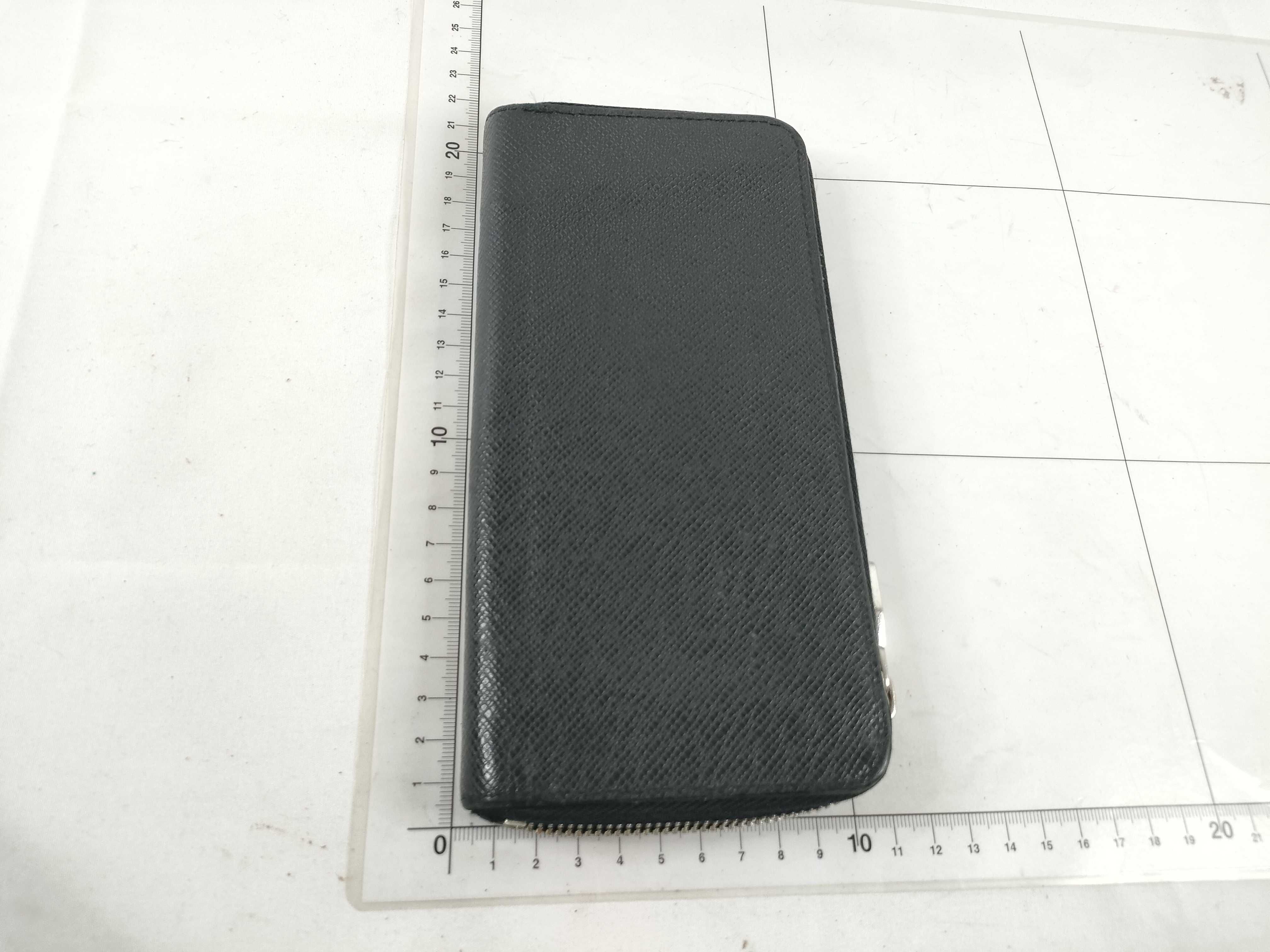 Taiga Louis Vuitton Zippy Wallet Vertical Wallet — view 2