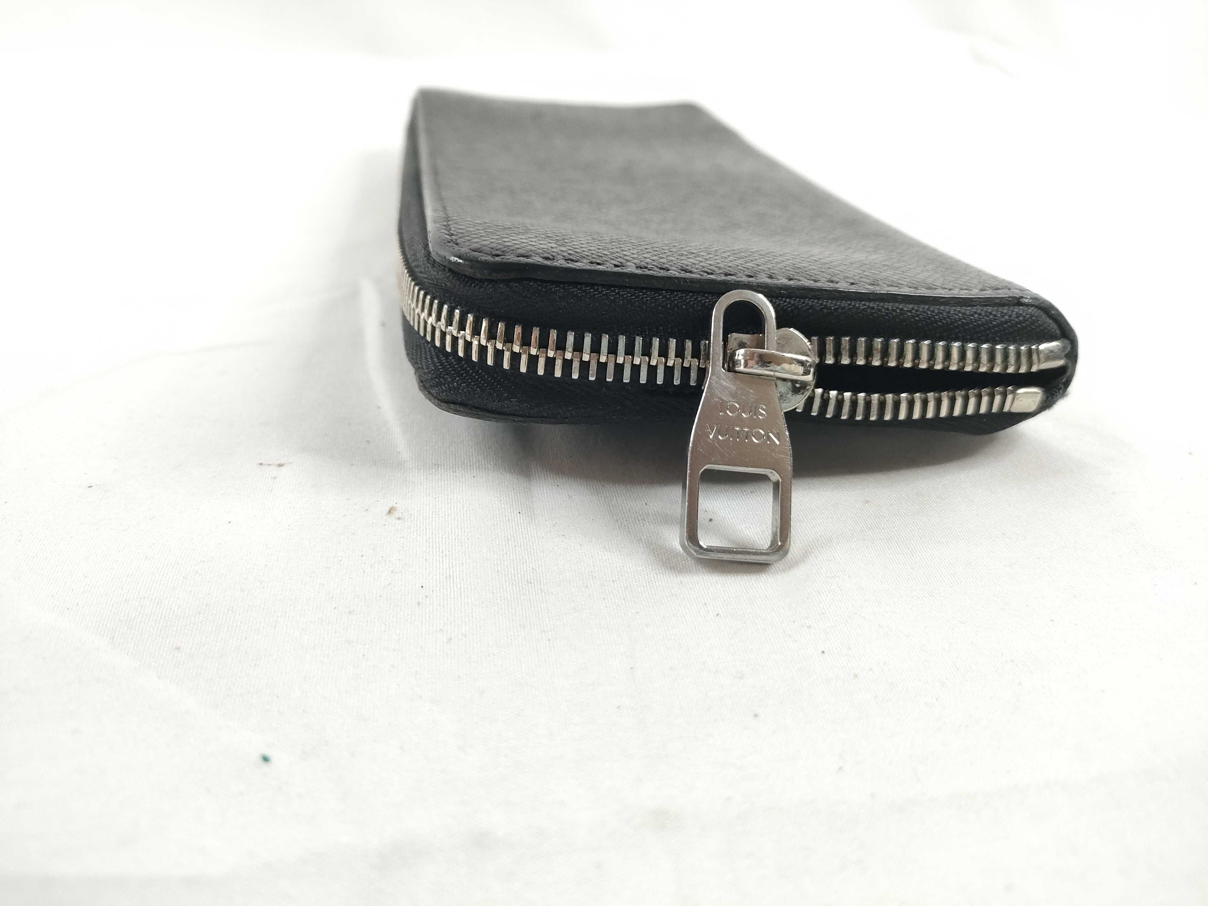 Taiga Louis Vuitton Zippy Wallet Vertical Wallet — view 5