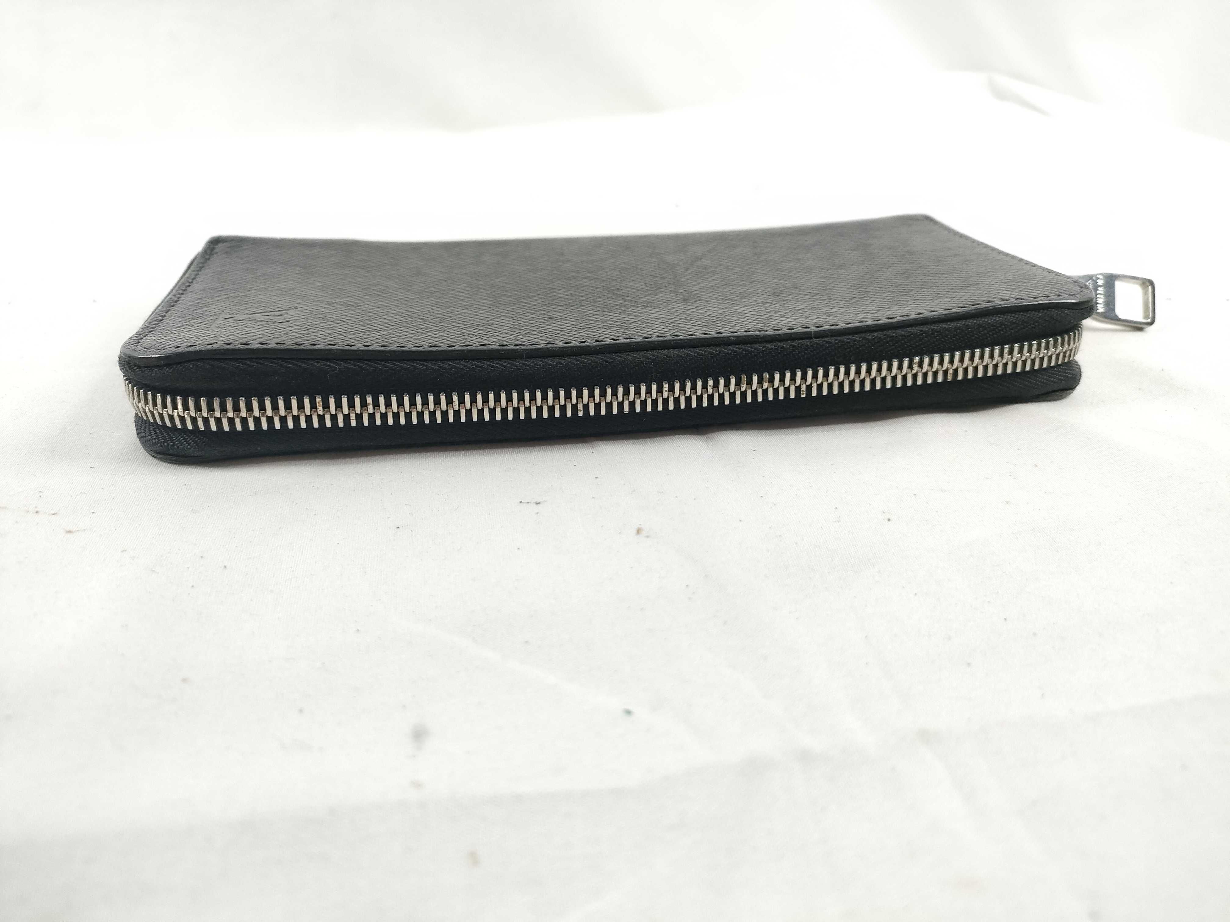Taiga Louis Vuitton Zippy Wallet Vertical Wallet — view 6