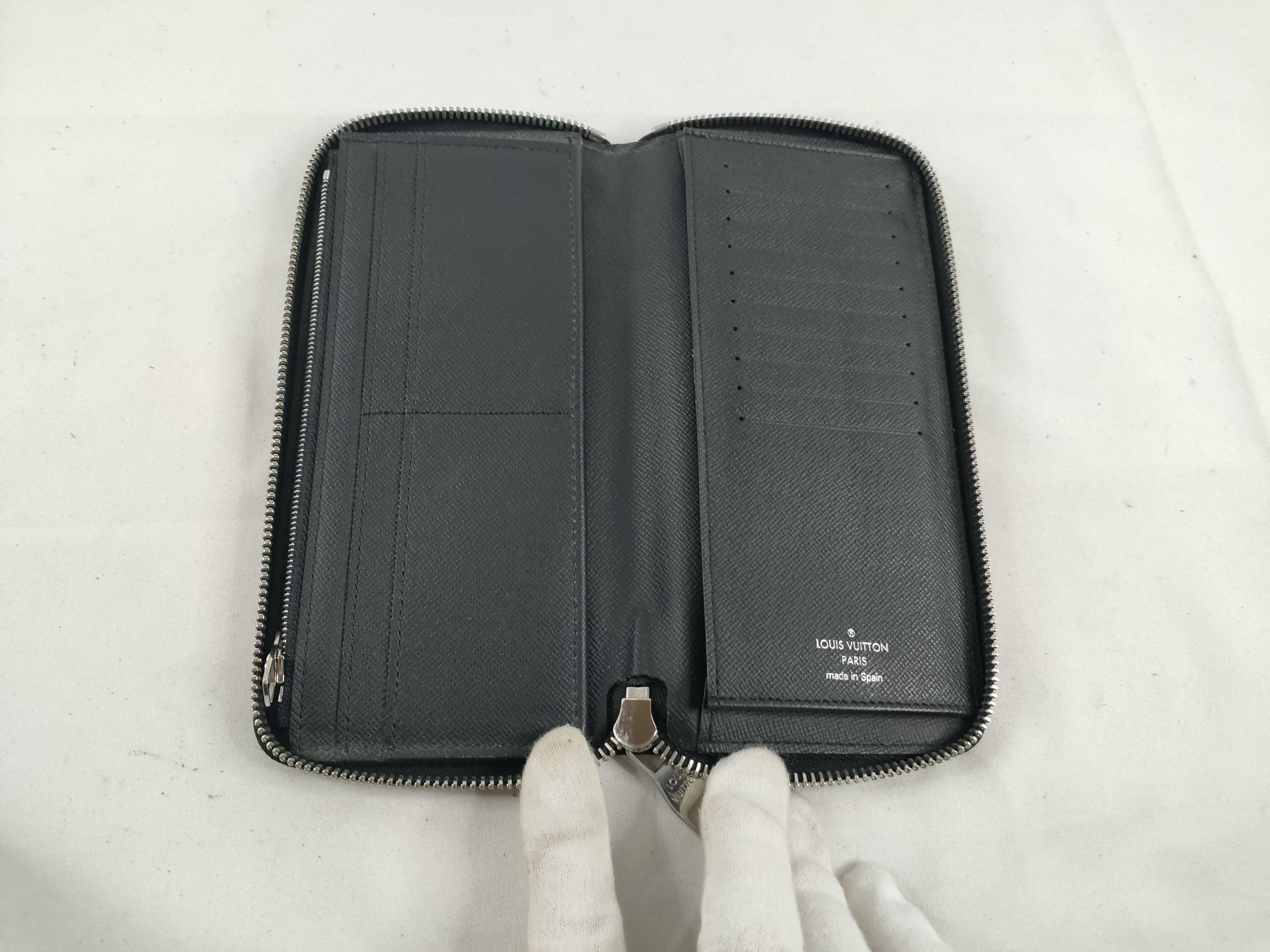 Taiga Louis Vuitton Zippy Wallet Vertical Wallet — view 8