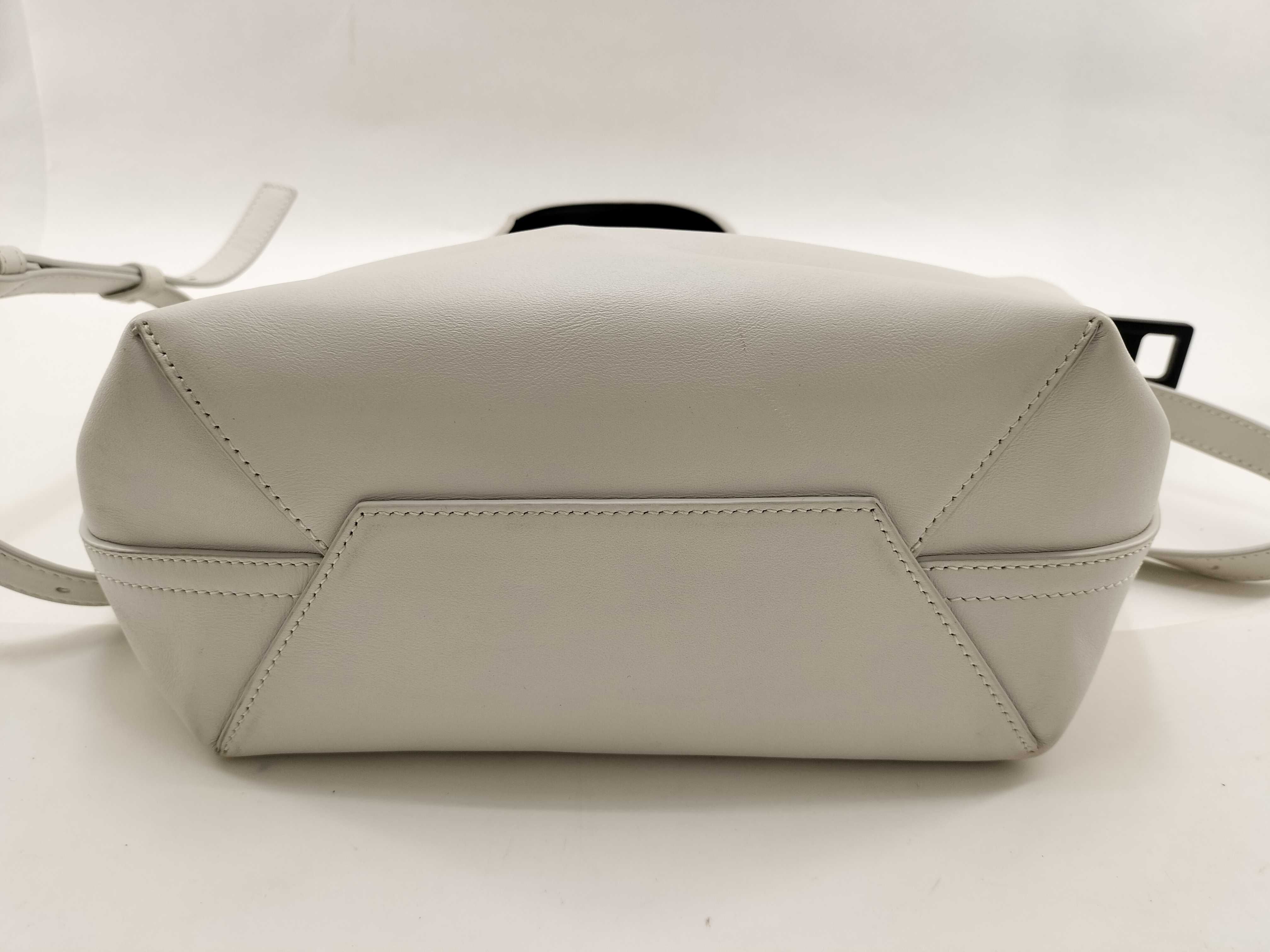 KR- Mega Zip Leather 2-Way Handbag White 661854 - Grade AB Handbag — view 6