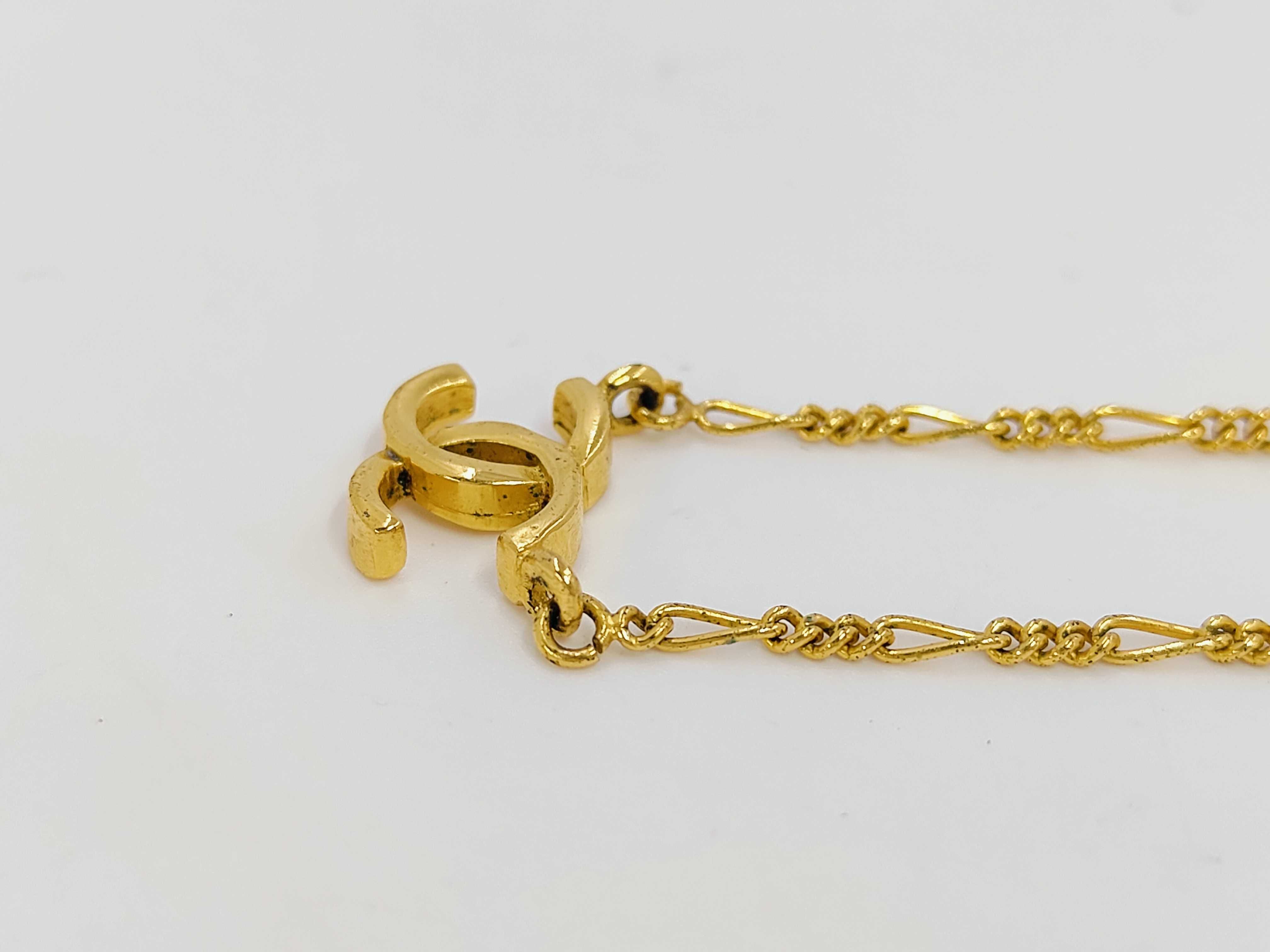 necklace with Coco Mark and emblem. — view 2