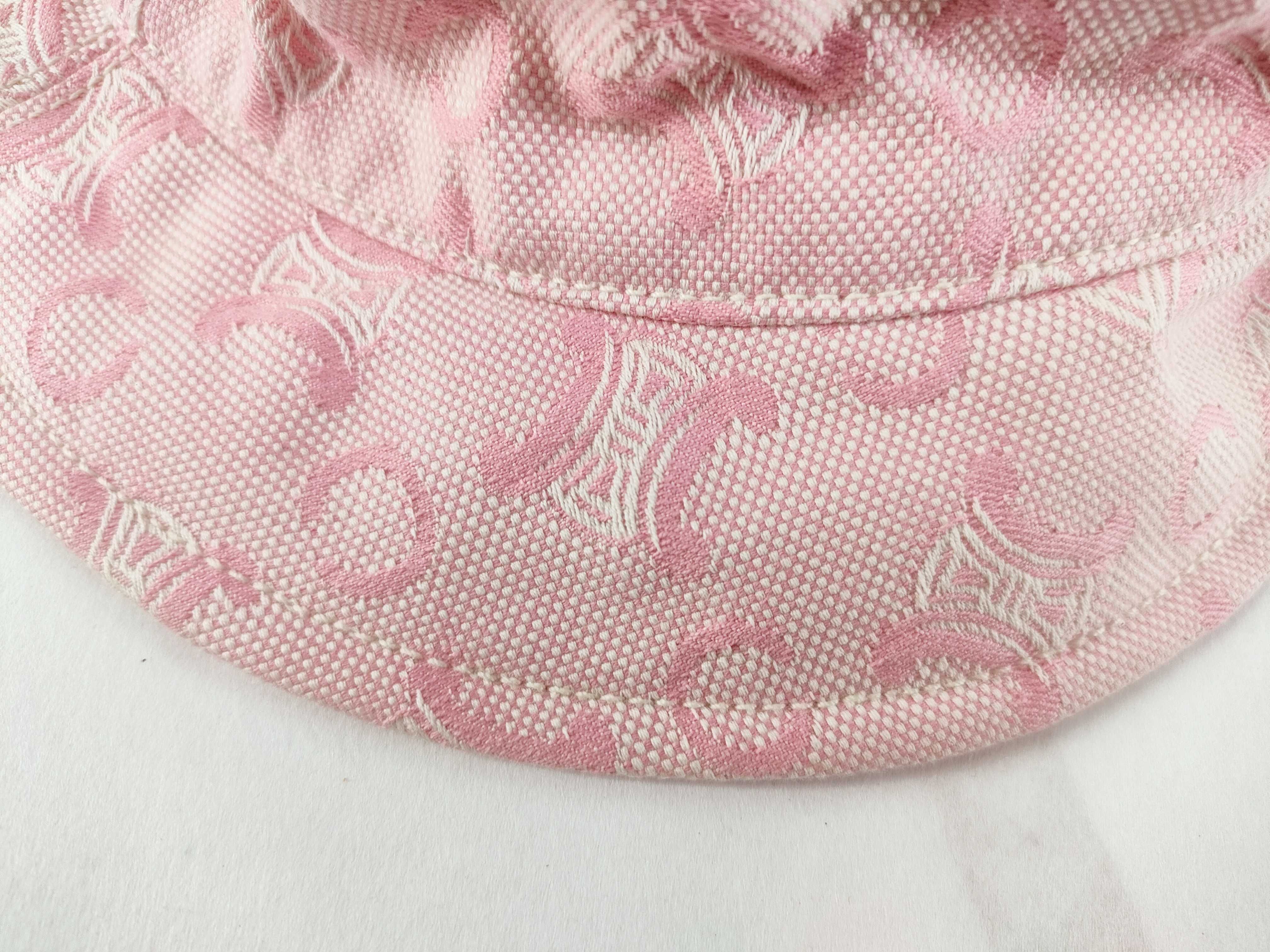 hats and other accessories — view 9