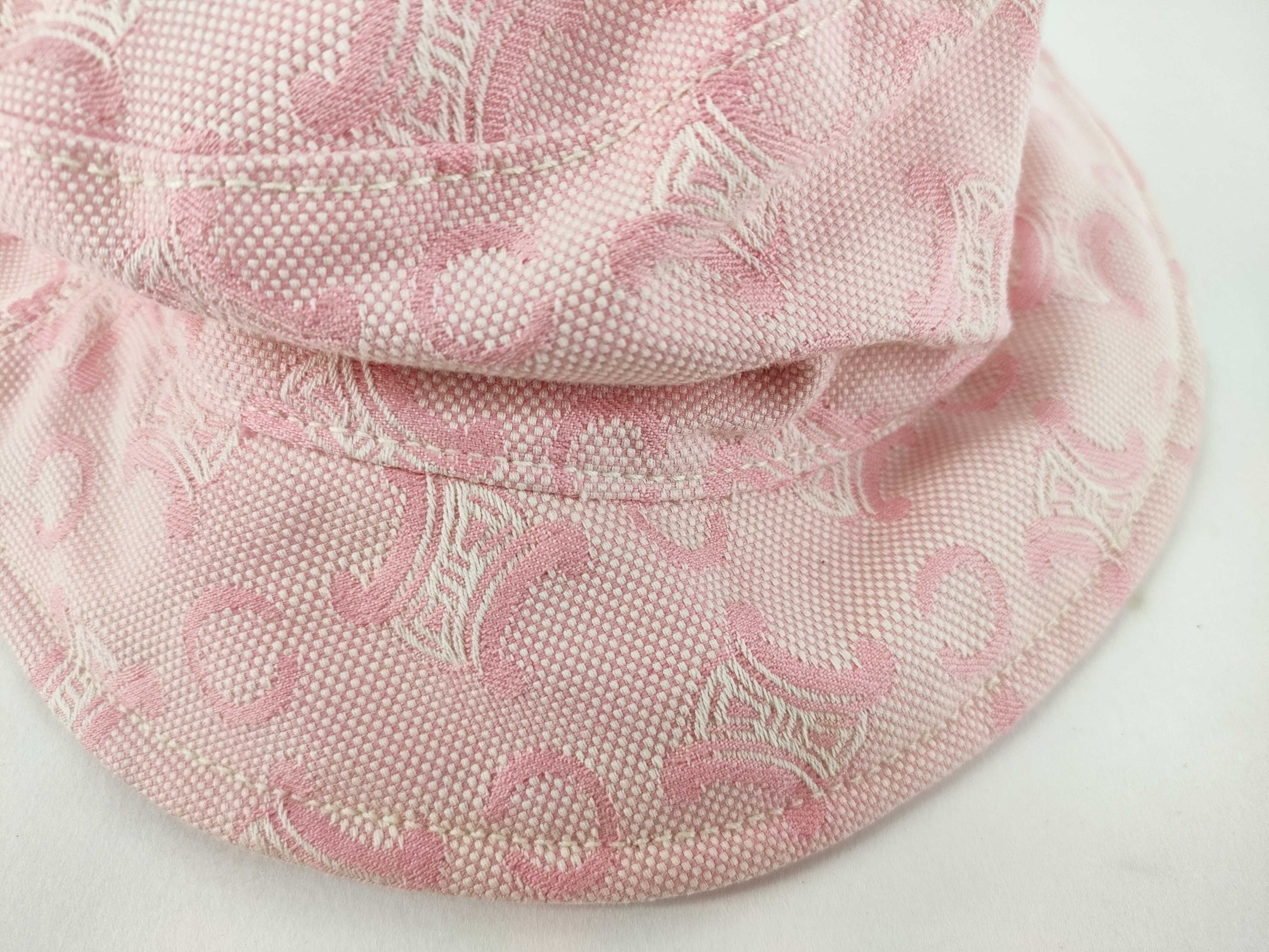 hats and other accessories — view 10