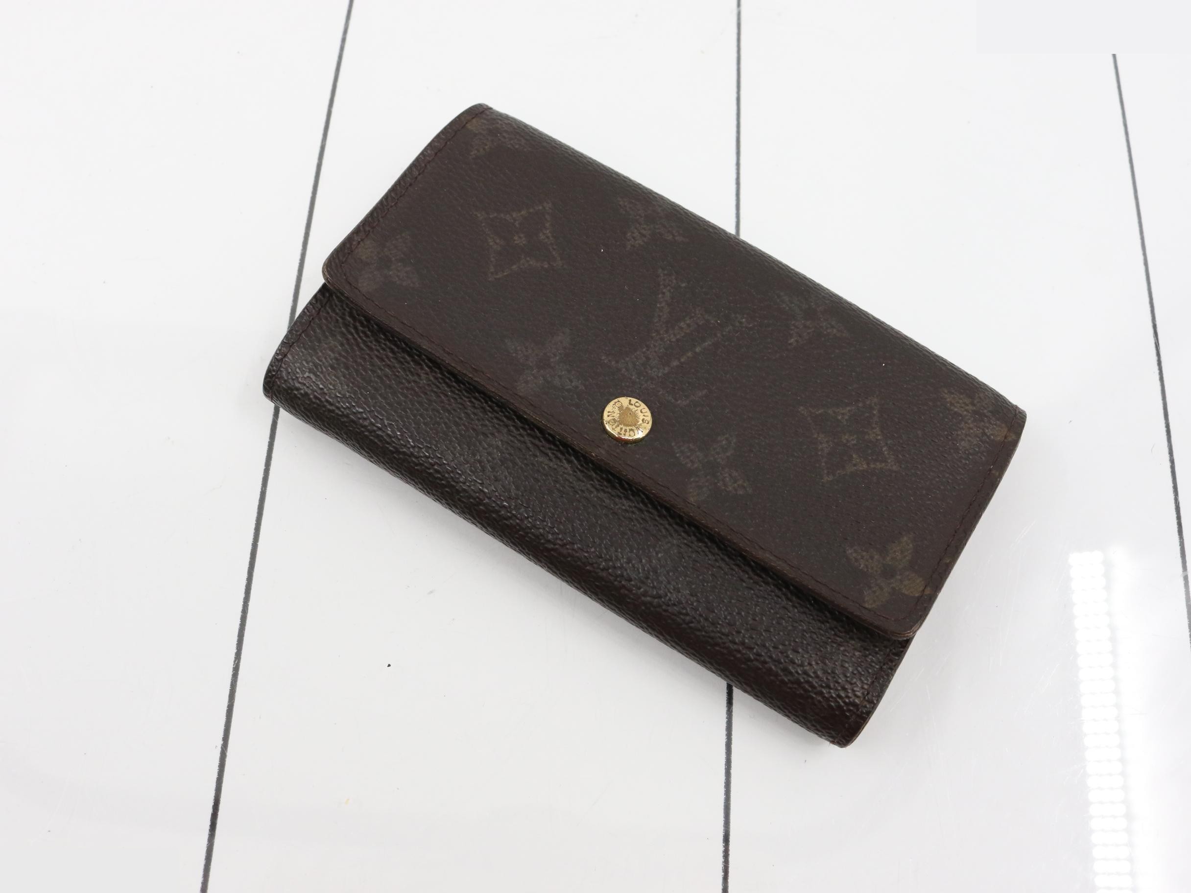 wallets (set of 3): M61735 / M61667 / M93430 — view 3