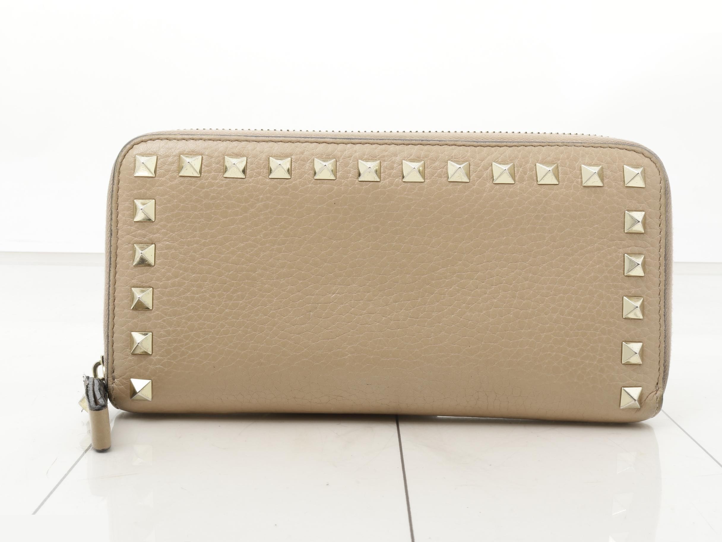 wallet — view 2