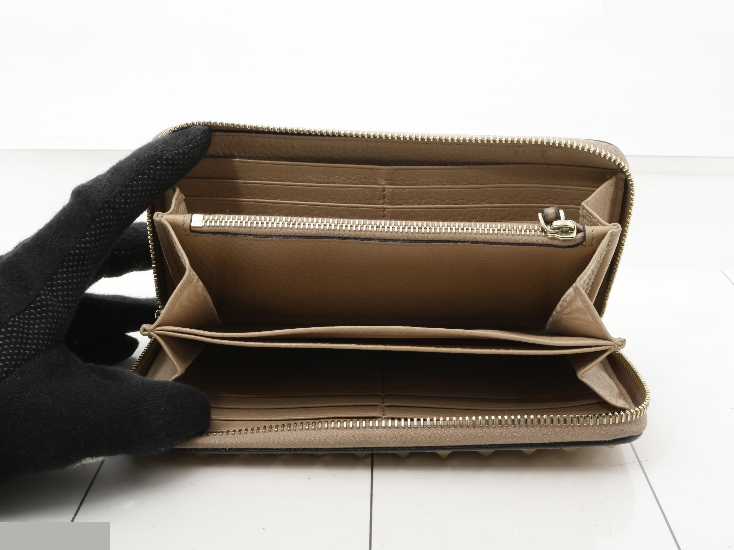 wallet — view 4