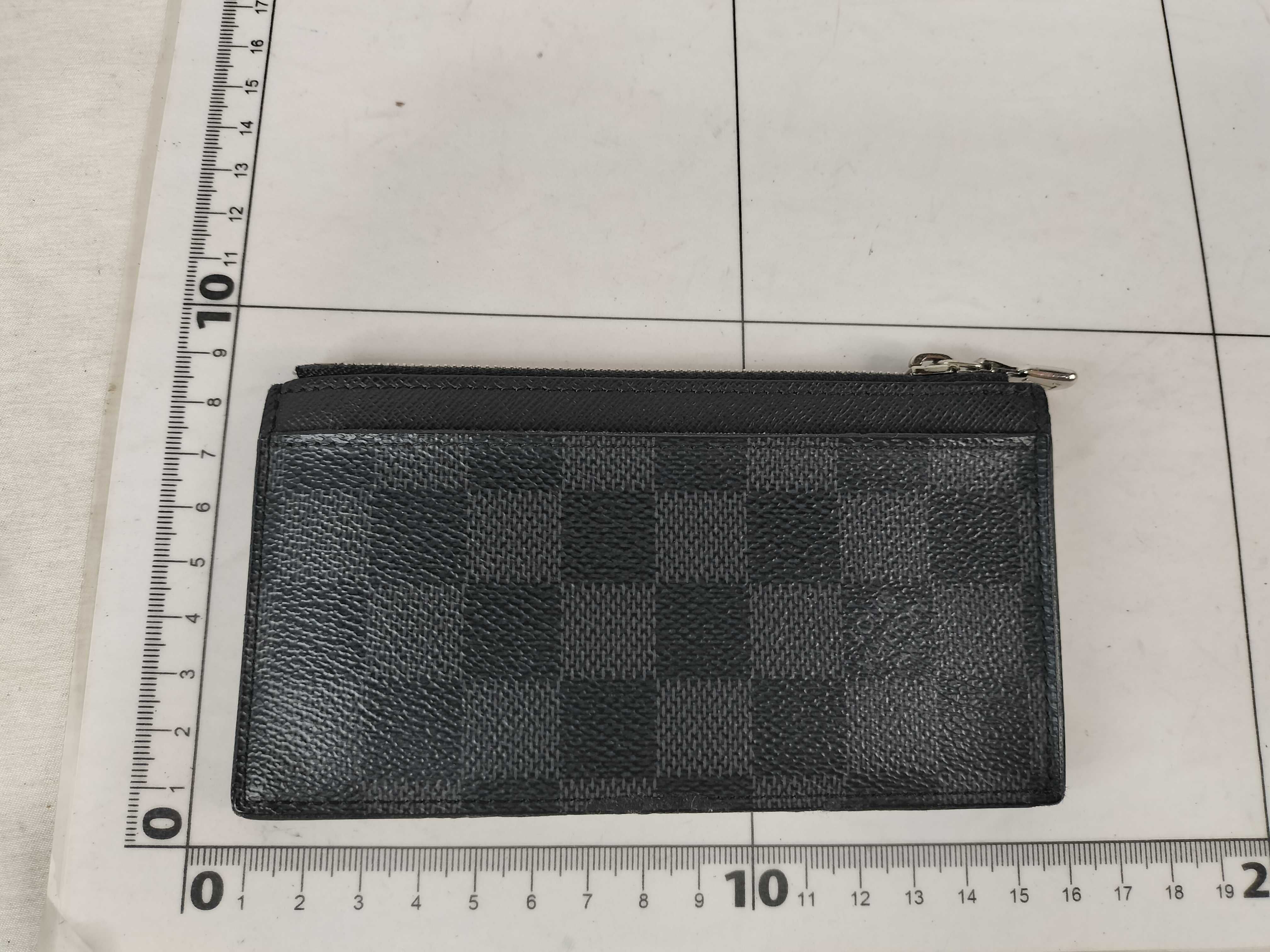 Damier Graphite Coin Card Holder N64038 (Card Case/Pass Case/Business Card Holder) — view 2