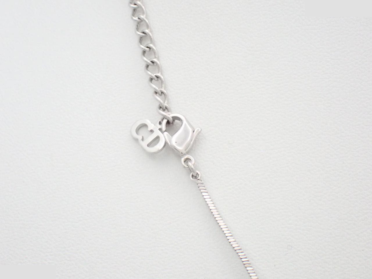 Trotter precious metal necklace pendant, neck circumference approximately 48 cm — view 2
