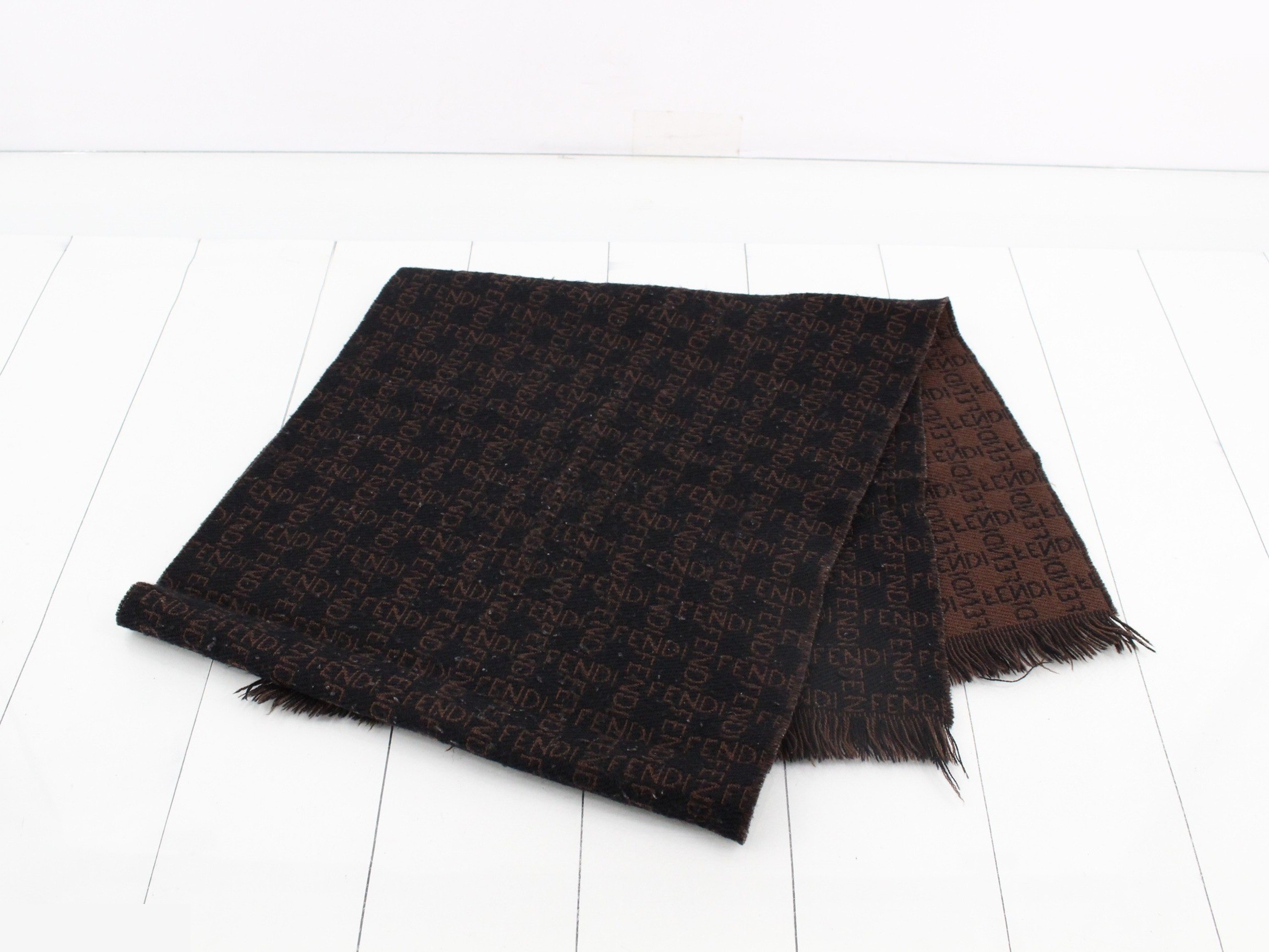 Other lines: Small items, accessories, and scarves — view 3