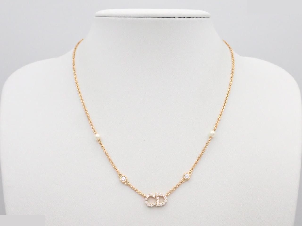 Other lines: Precious metals, necklaces, pendants — view 3