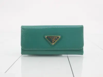 6-hook key case, patent leather, green