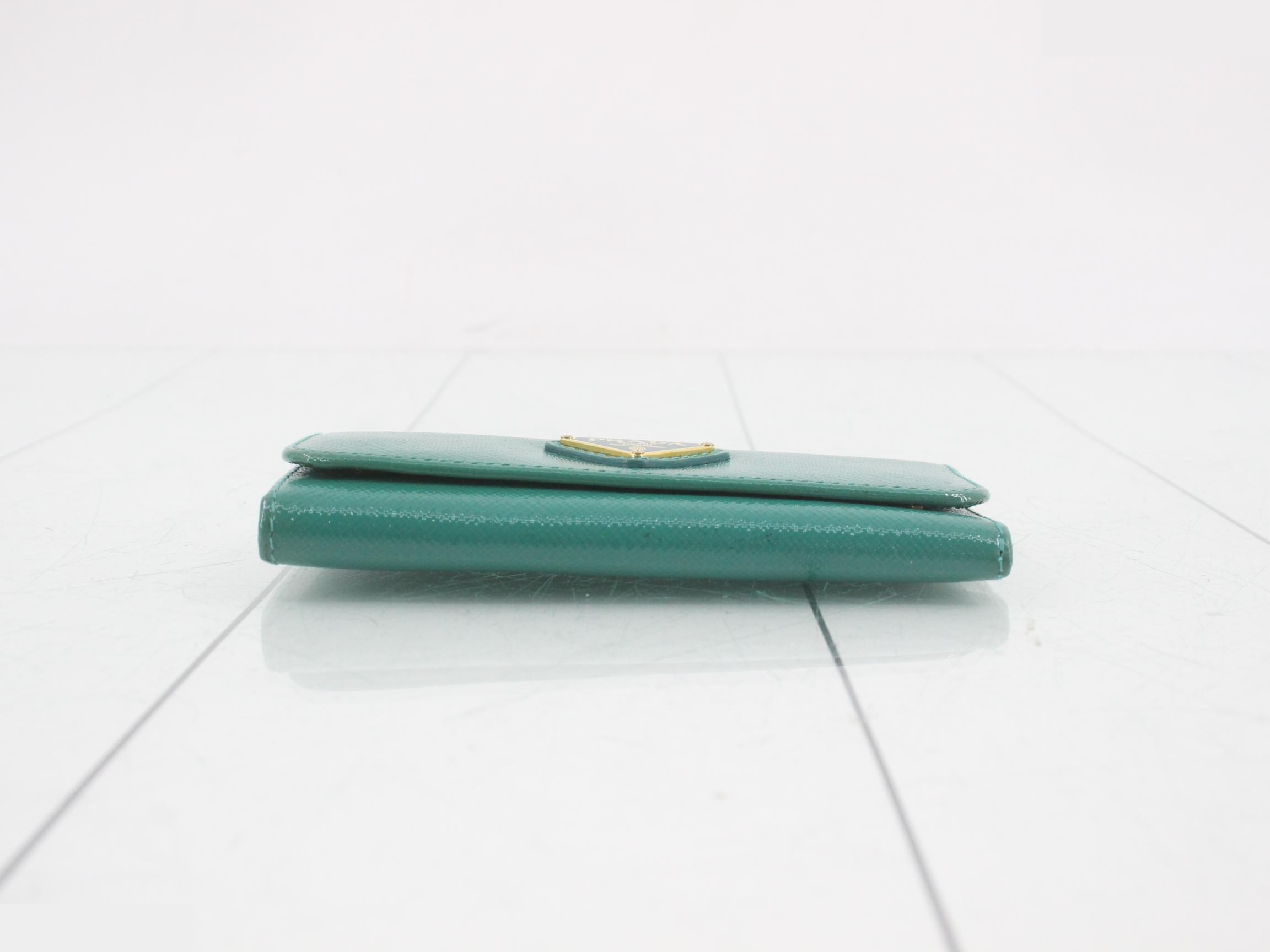 6-hook key case, patent leather, green — view 3