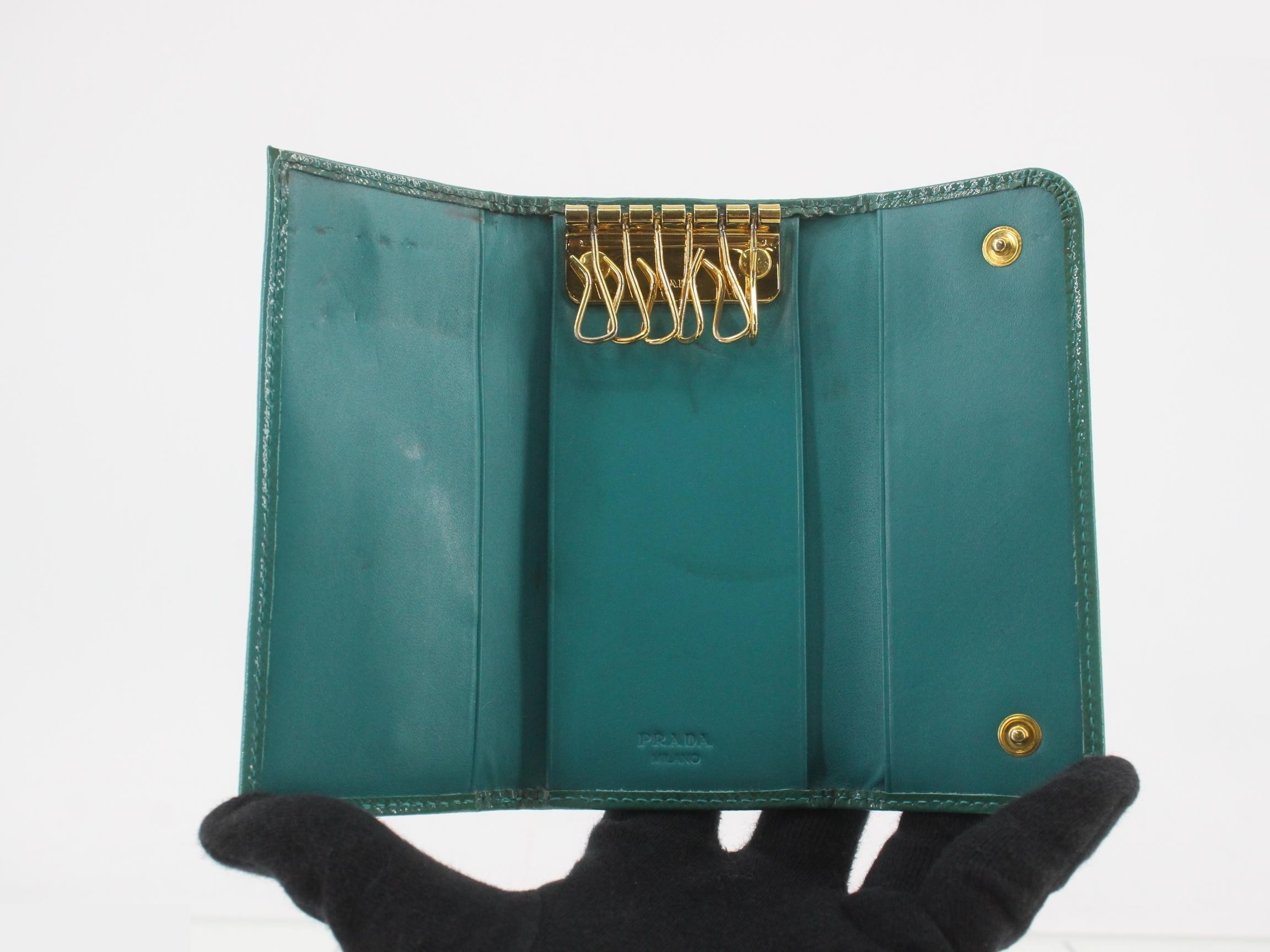 6-hook key case, patent leather, green — view 4